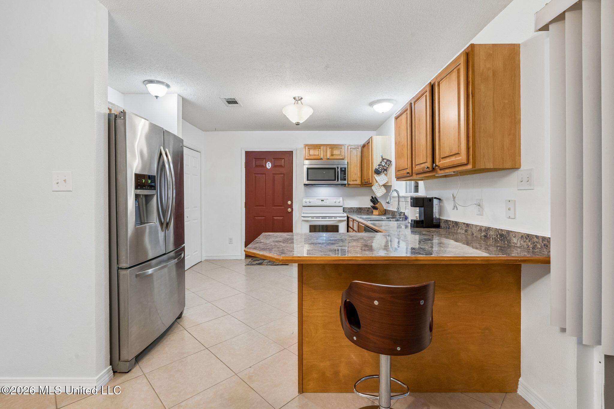 8204 Exchange Street Property Photo 5