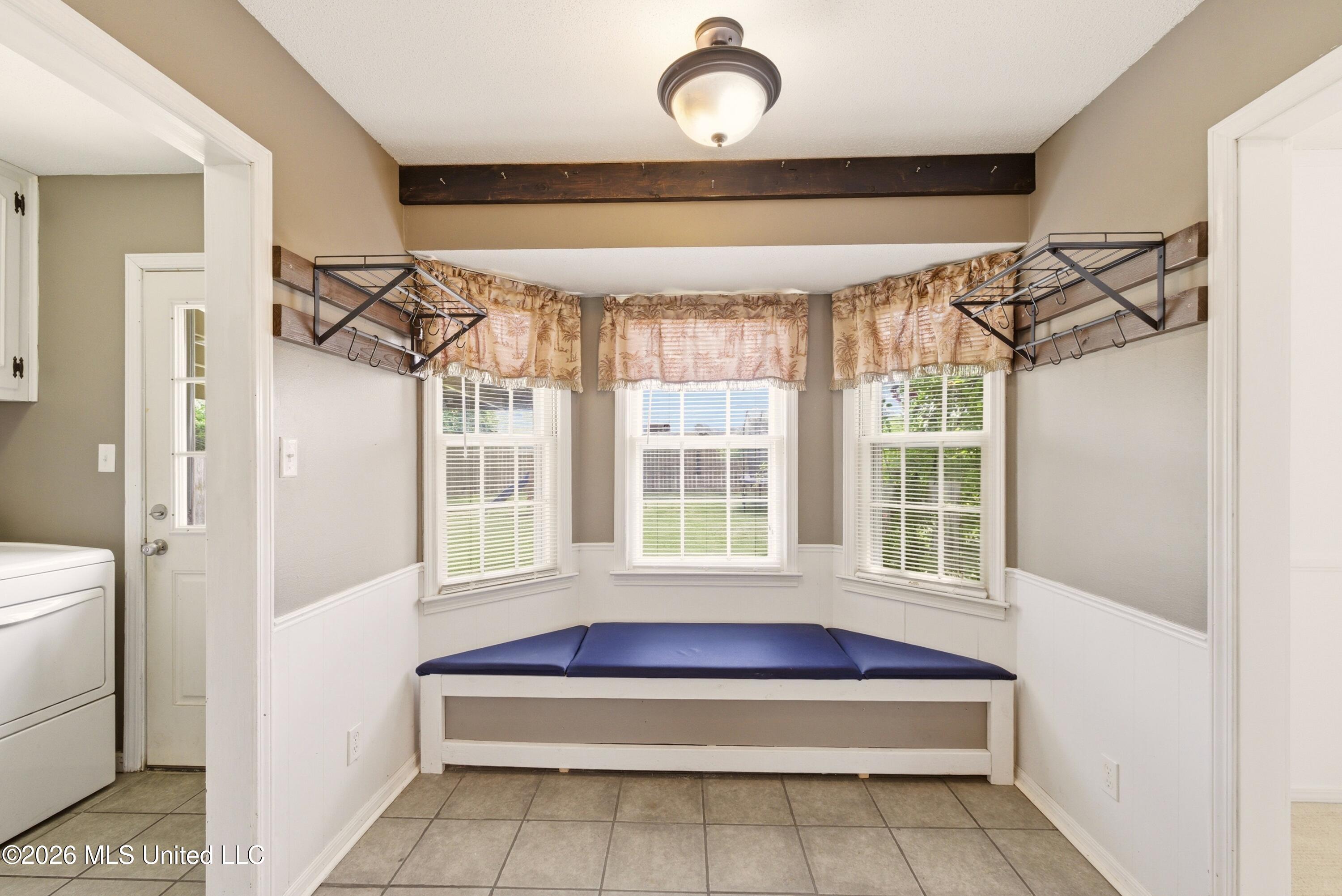8874 Chesterfield Drive Property Photo 6