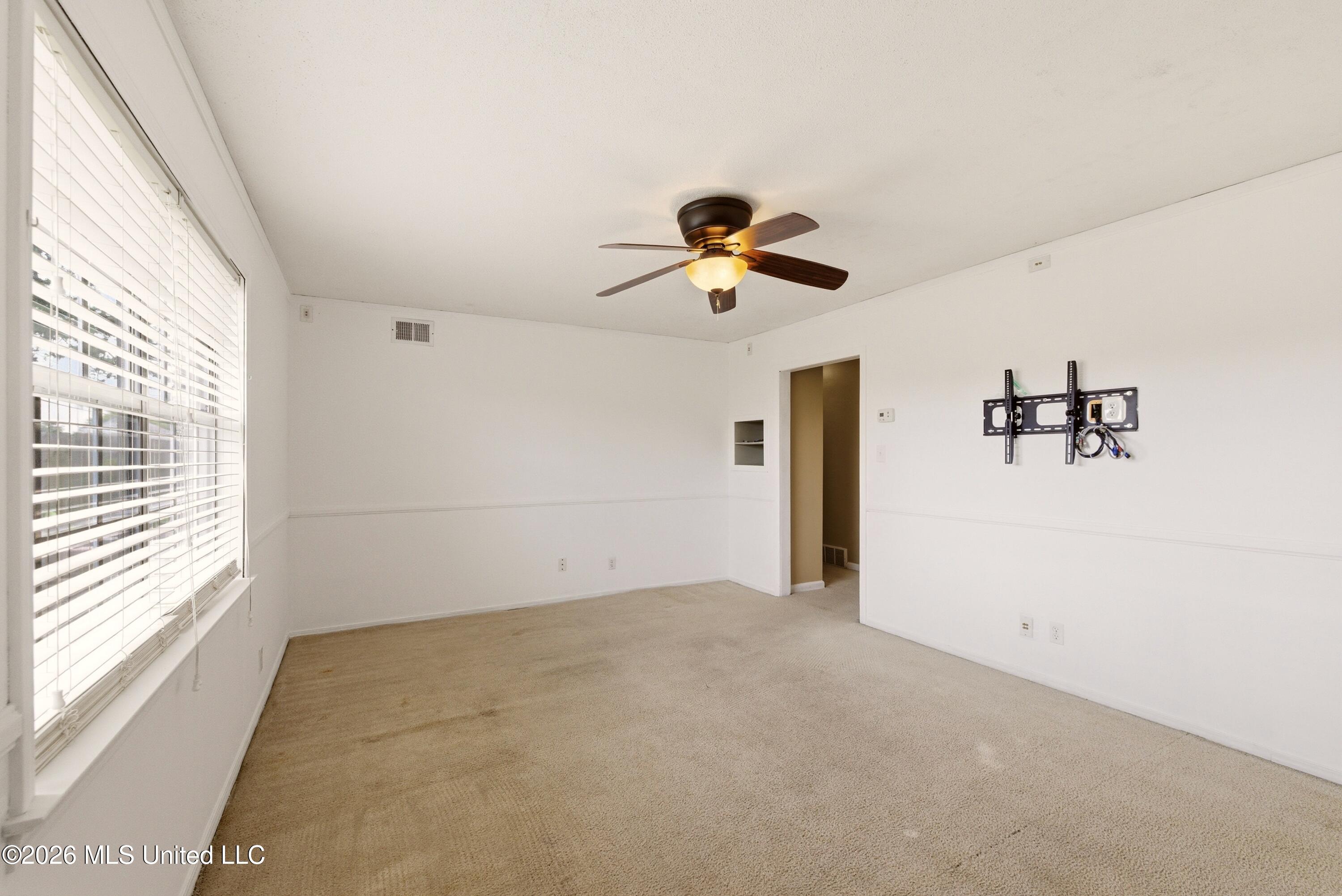 8874 Chesterfield Drive Property Photo 9