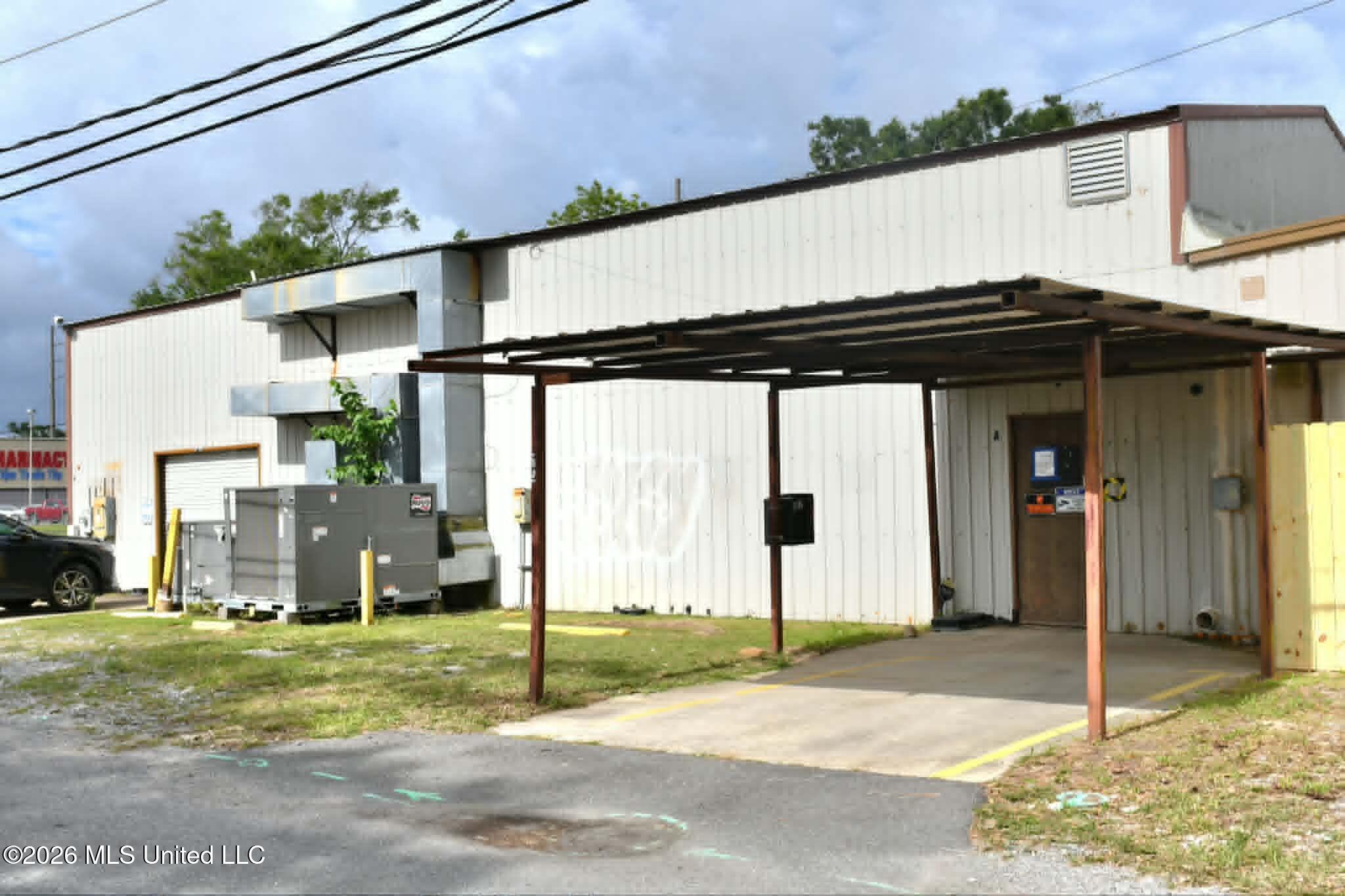 311 Couevas Street Property Photo 1