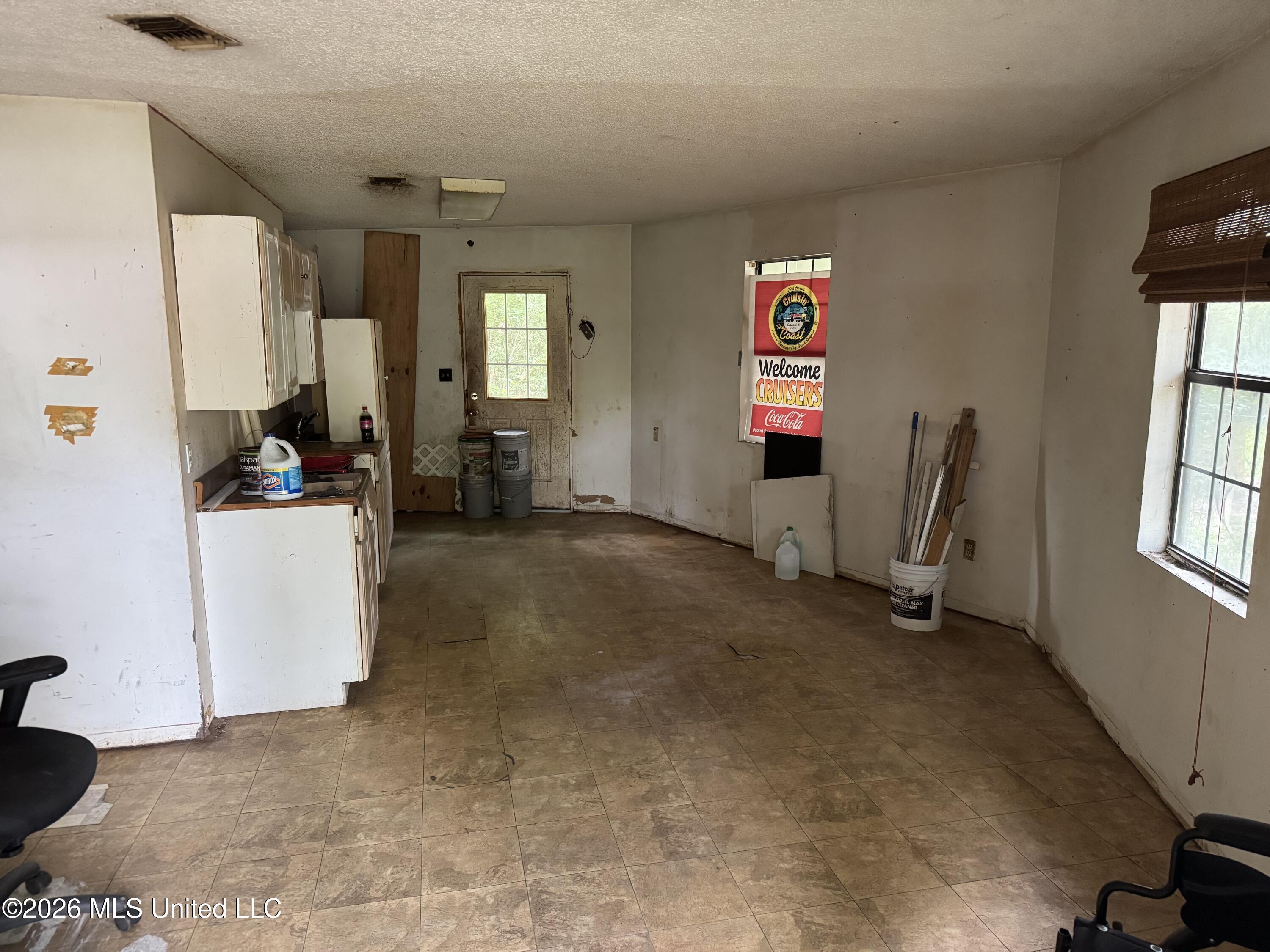 1914 48th Avenue Property Photo 2