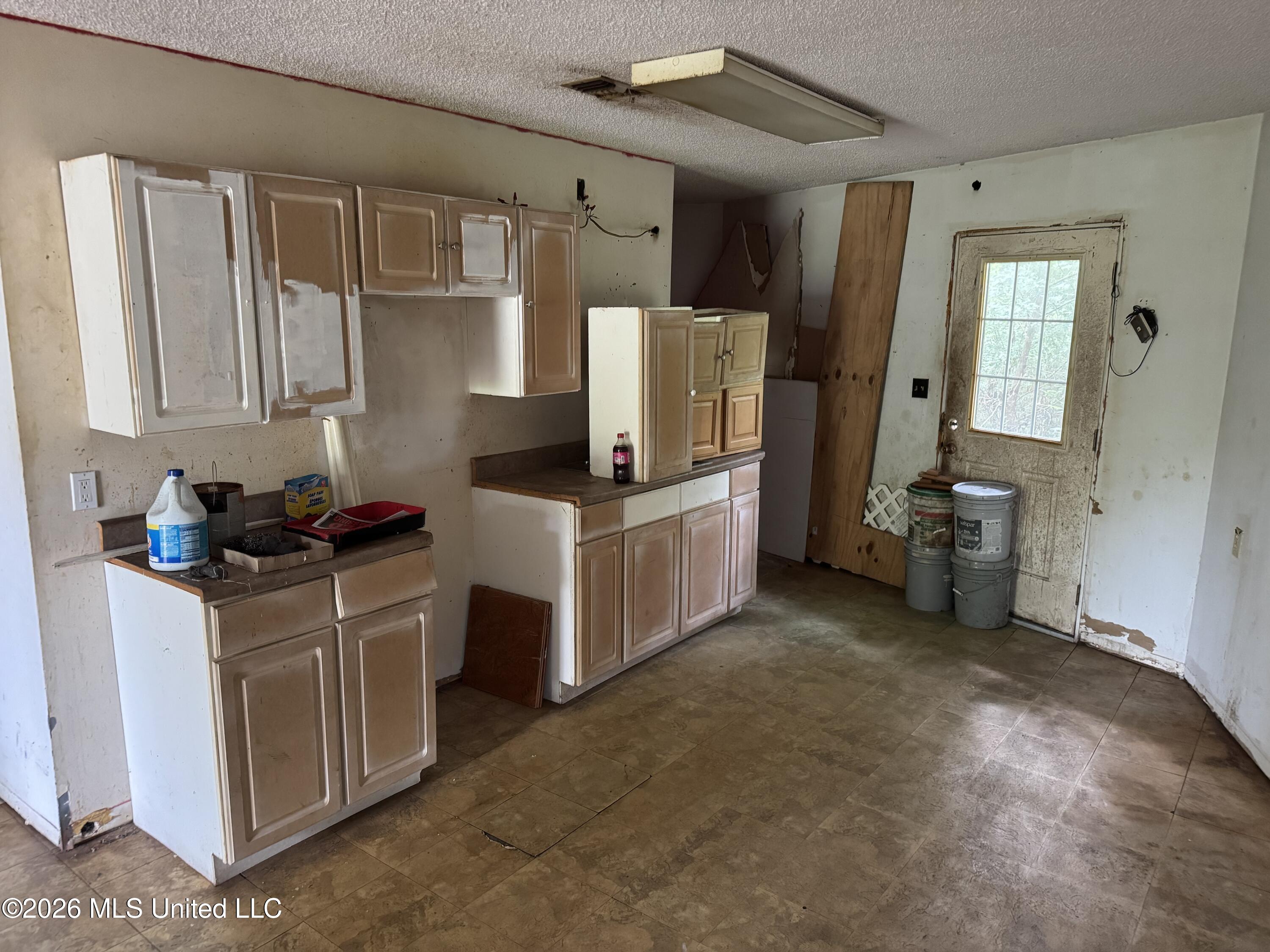 1914 48th Avenue Property Photo 3