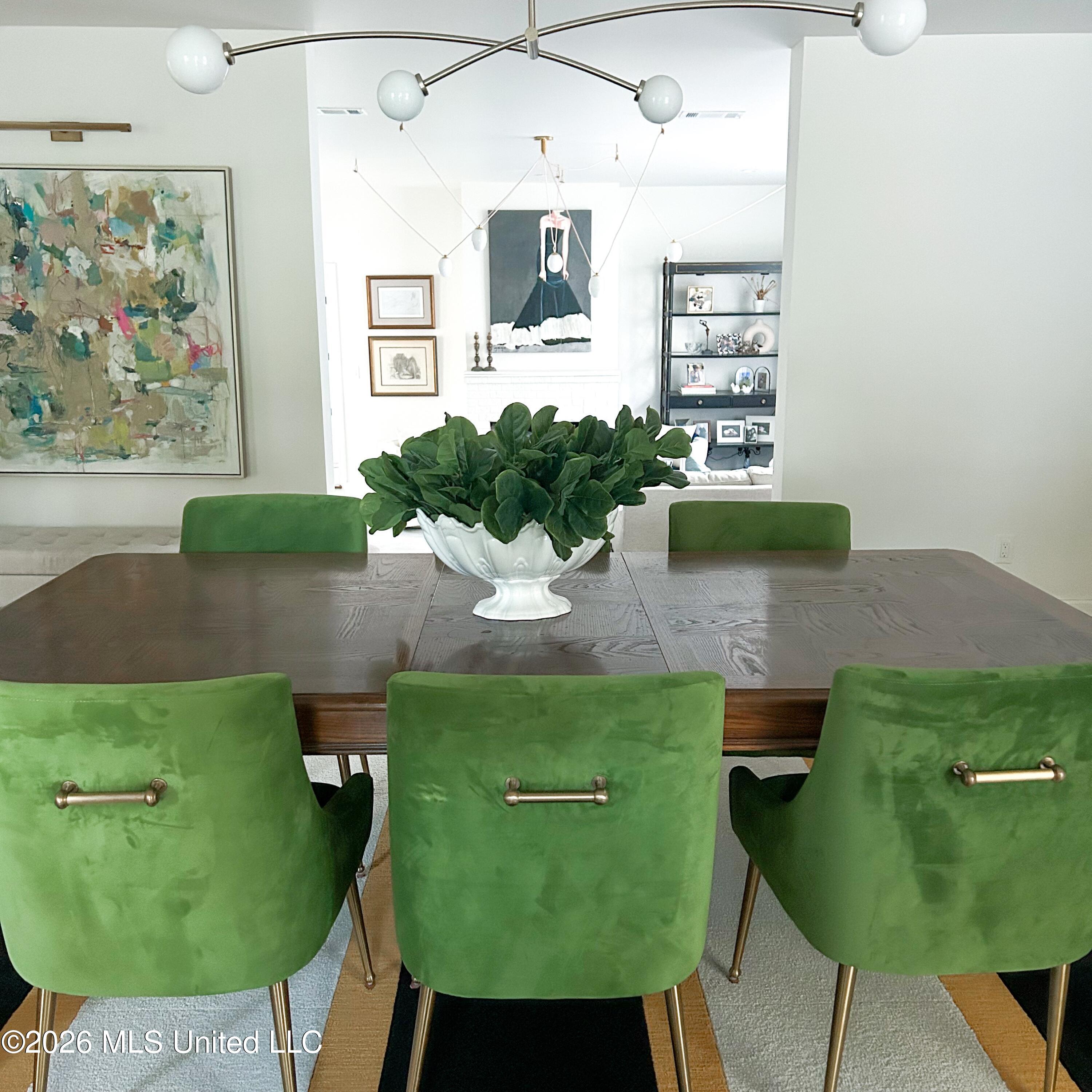 3927 Eastline Drive Property Photo 3