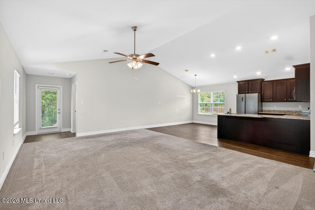 14033 Fox Hill Drive Property Photo 5