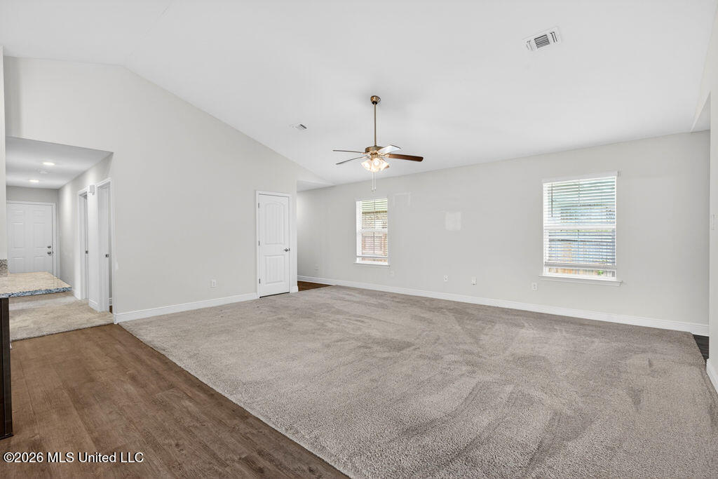 14033 Fox Hill Drive Property Photo 7