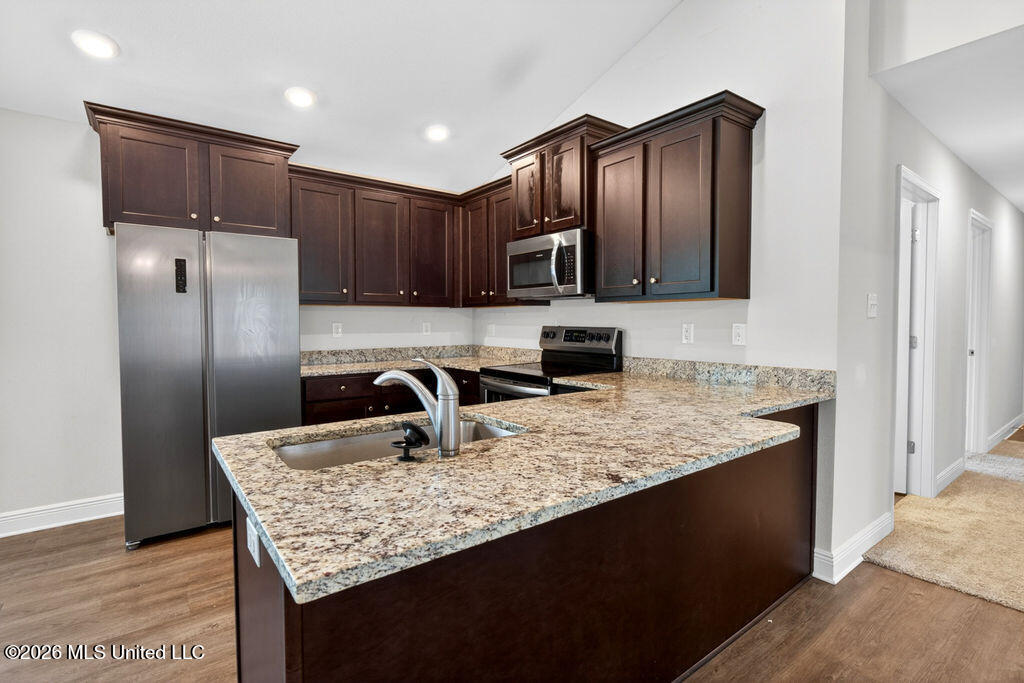 14033 Fox Hill Drive Property Photo 10