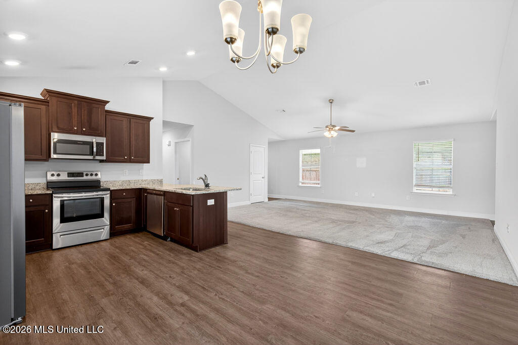 14033 Fox Hill Drive Property Photo 13
