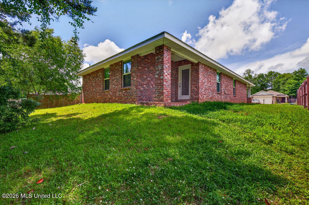 14033 Fox Hill Drive Property Photo 22