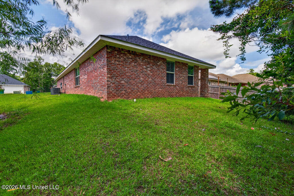 14033 Fox Hill Drive Property Photo 25