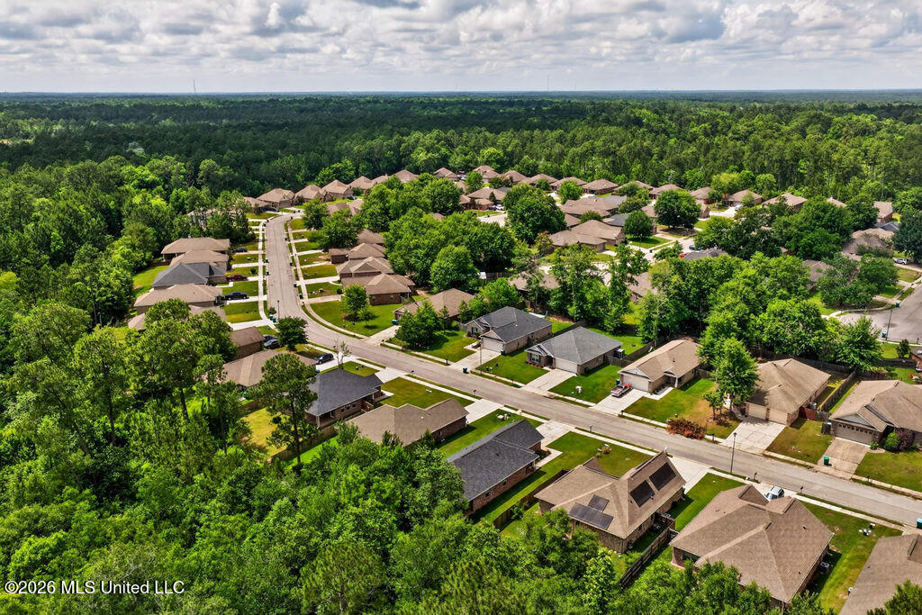 14033 Fox Hill Drive Property Photo 29