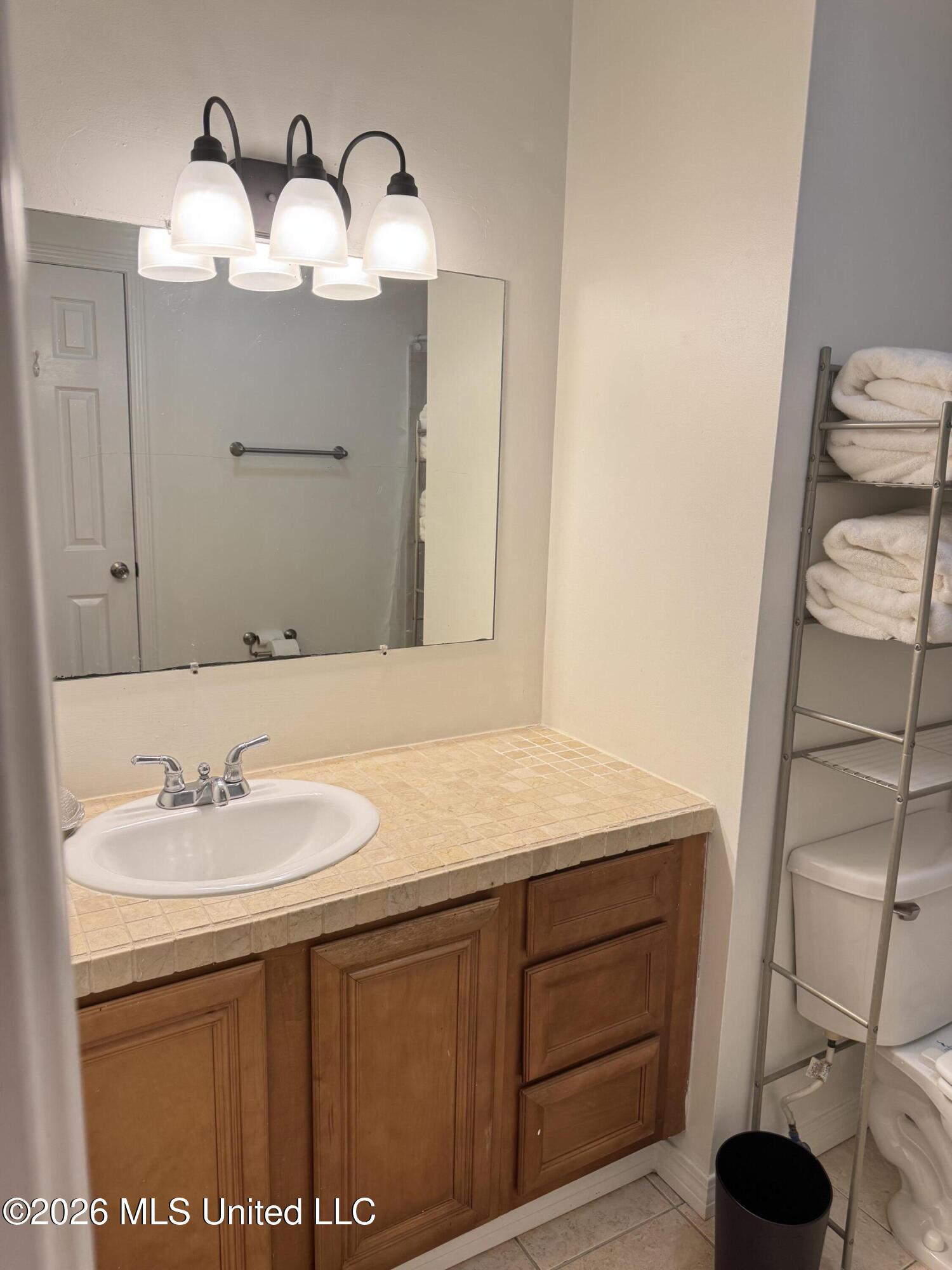 590 Royal Oak Drive Property Photo 18