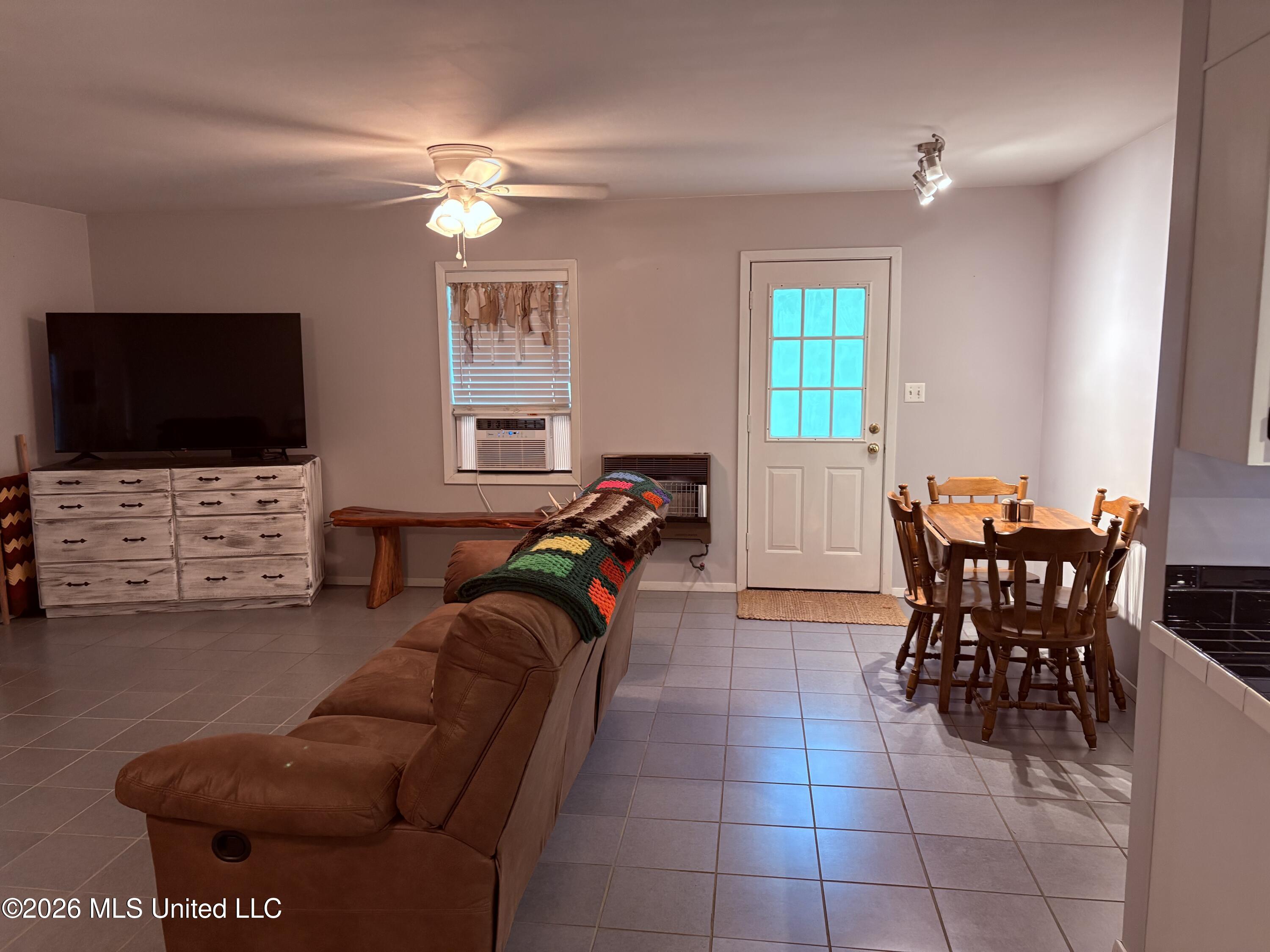 2326 Bluegoose Road Property Photo 4