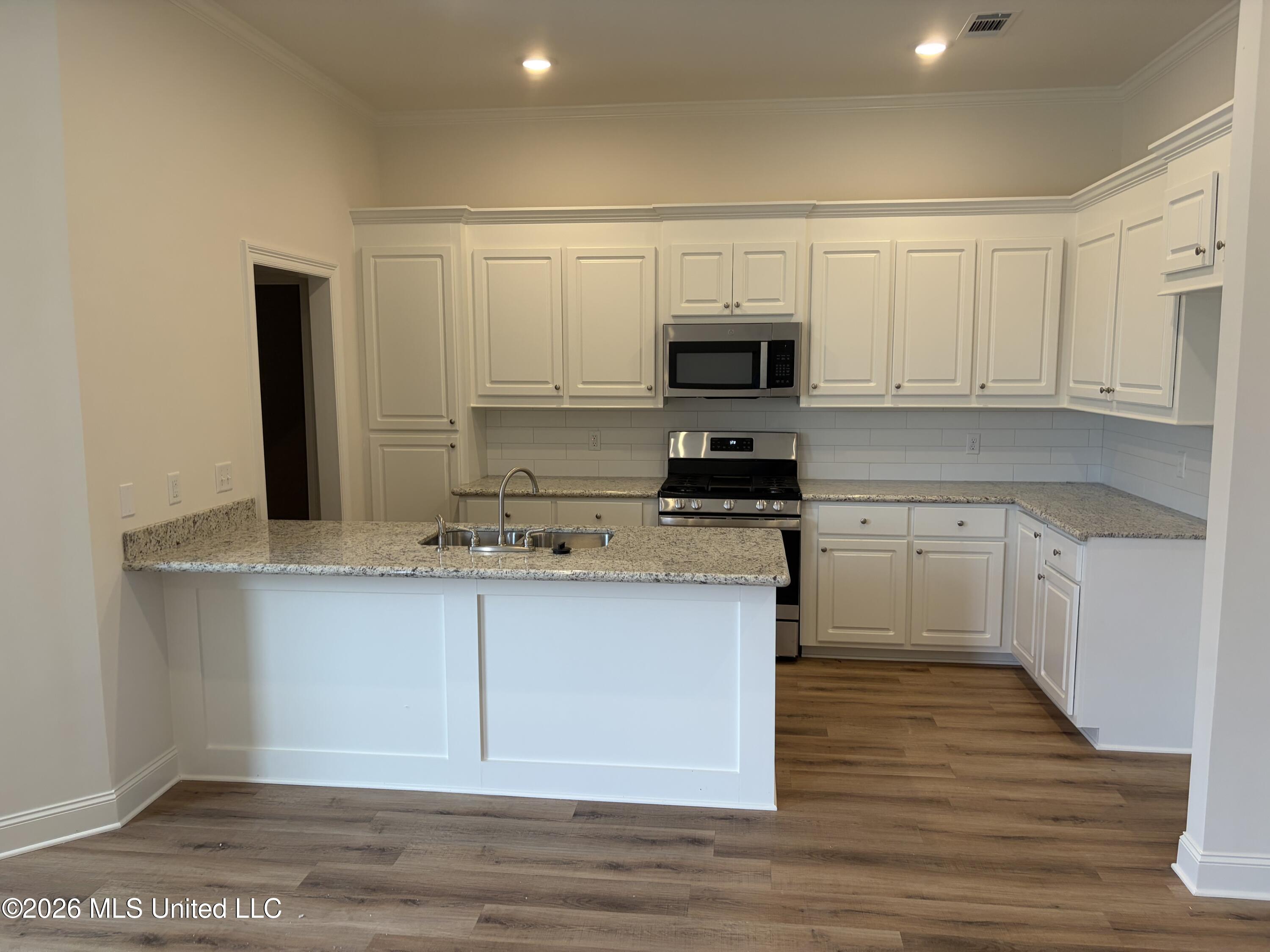 144 Madisonville Drive Property Photo 6