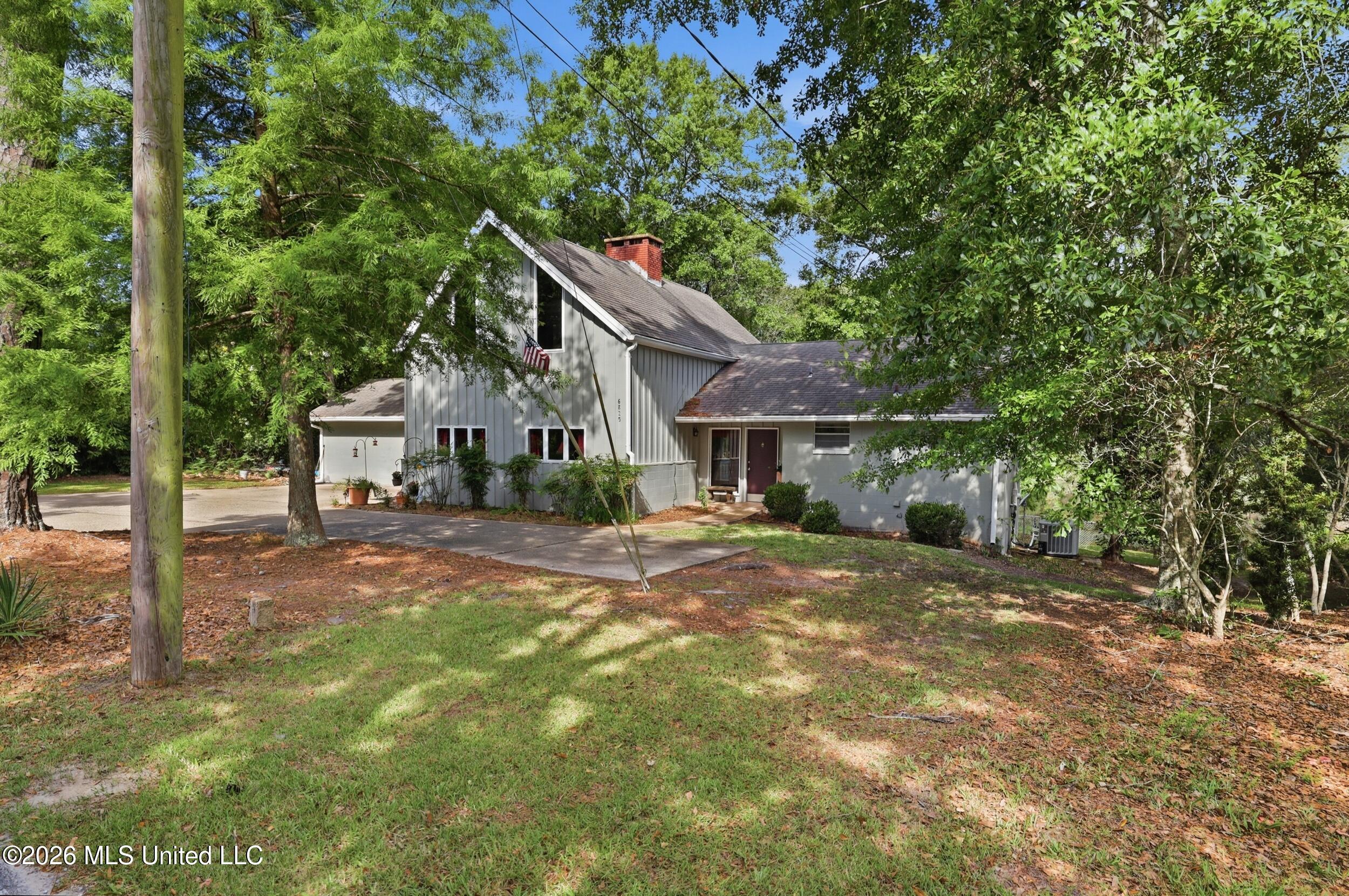 6825 Shore Drive Property Photo 5