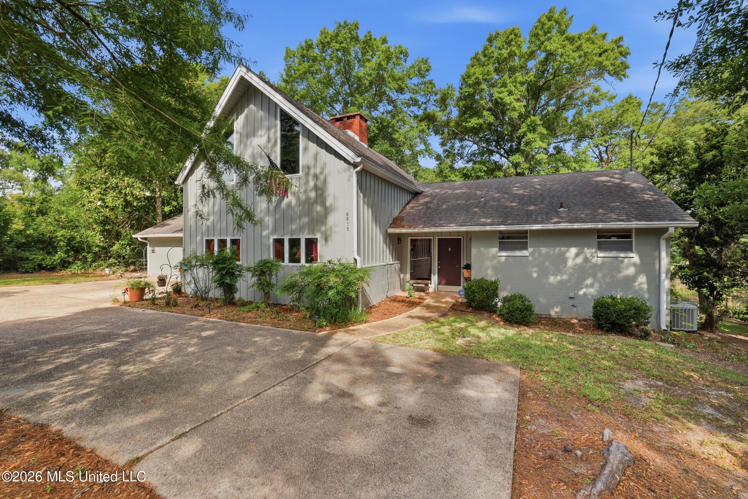 6825 Shore Drive Property Photo 6