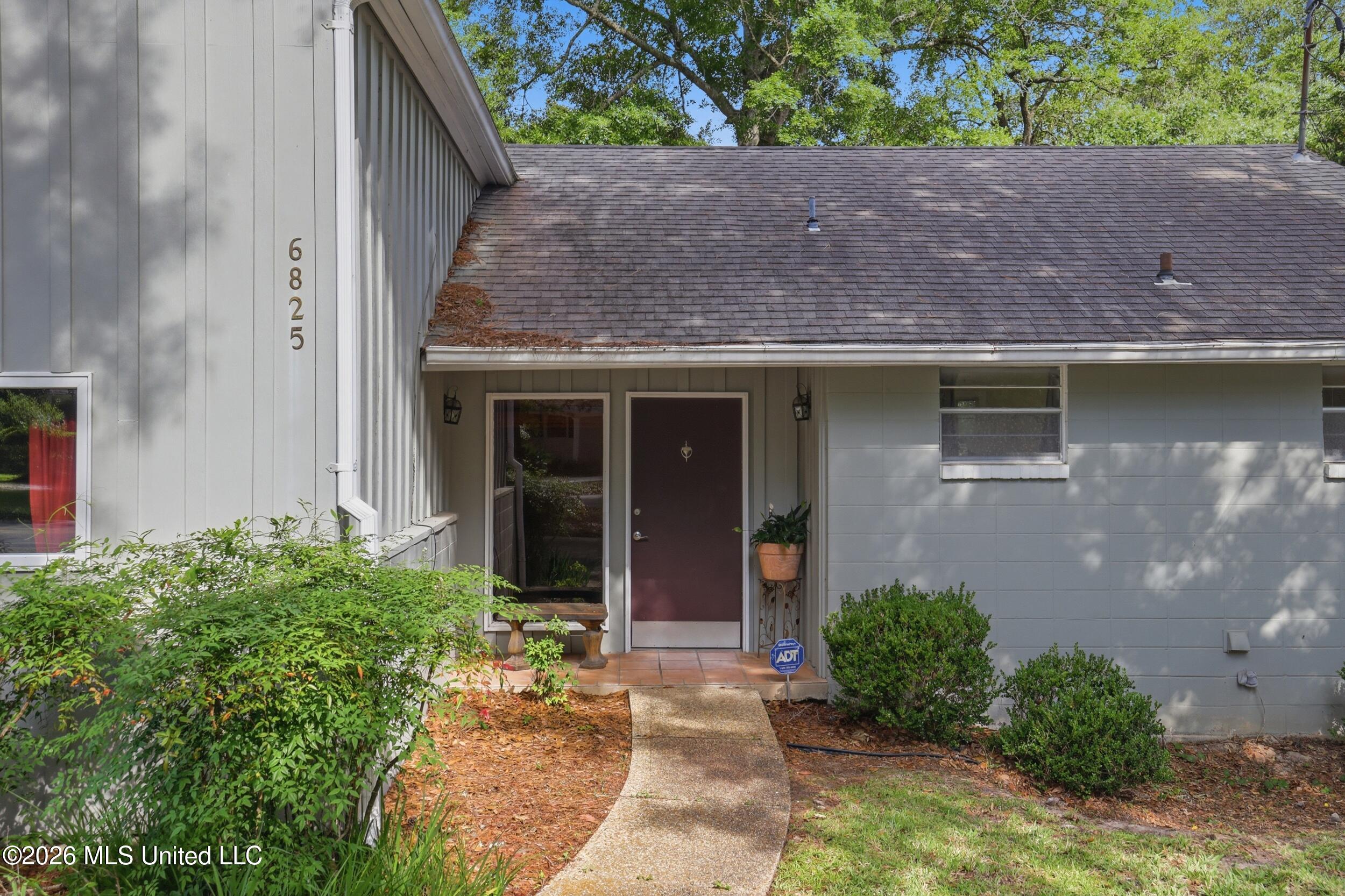 6825 Shore Drive Property Photo 7