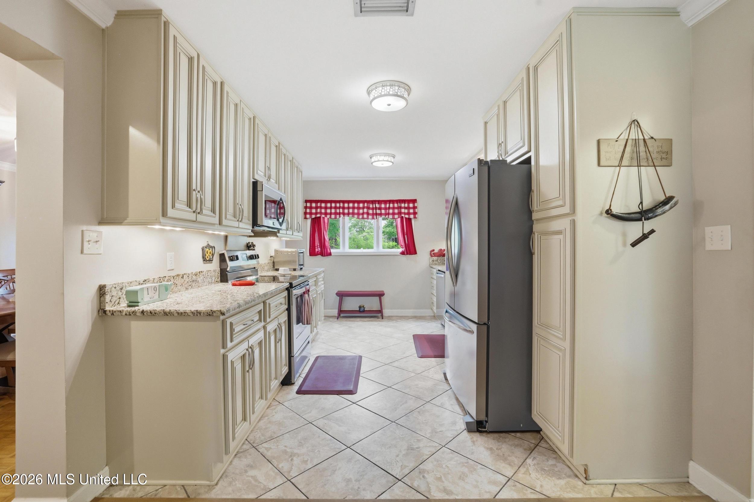 6825 Shore Drive Property Photo 14
