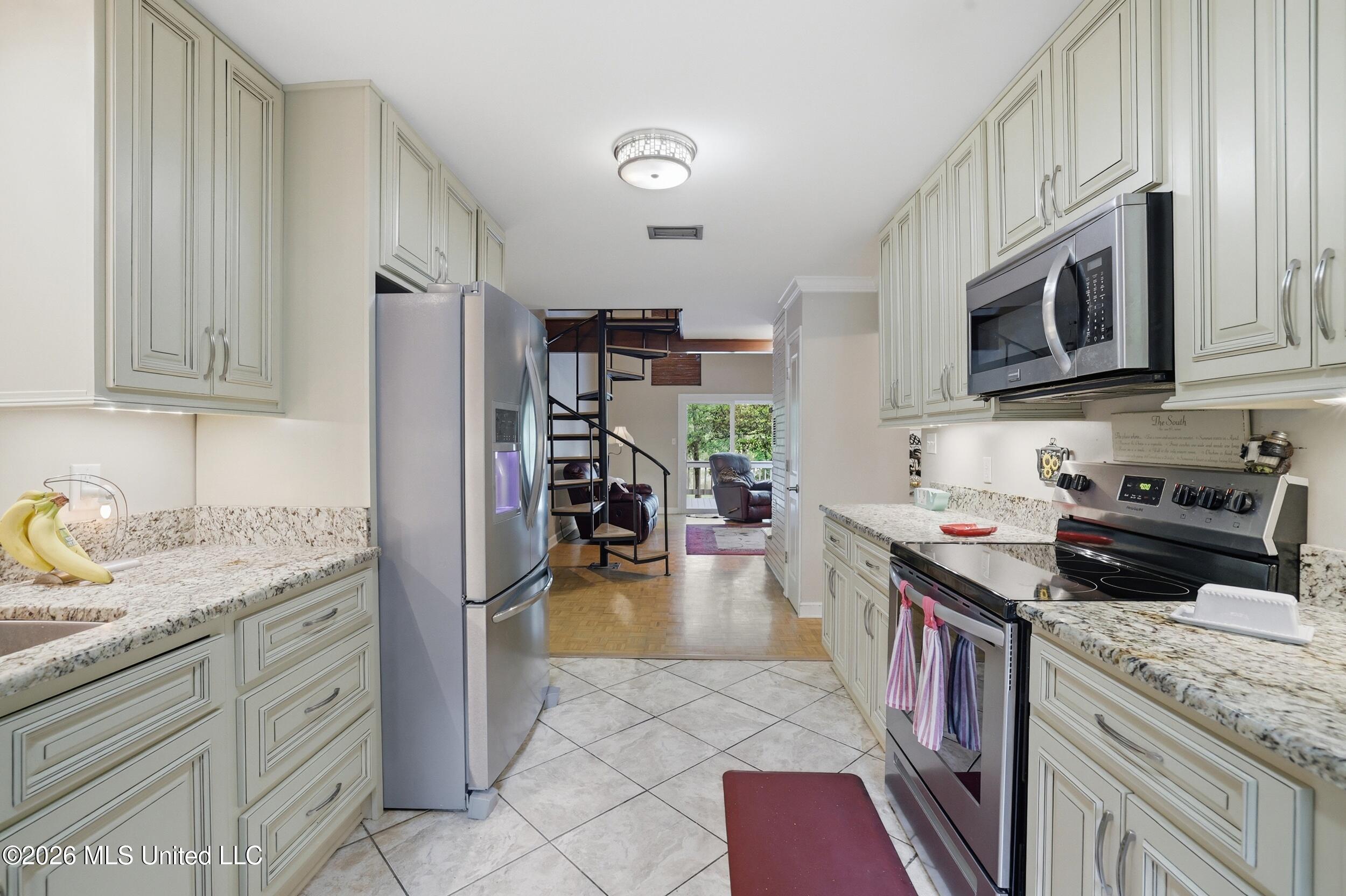 6825 Shore Drive Property Photo 15