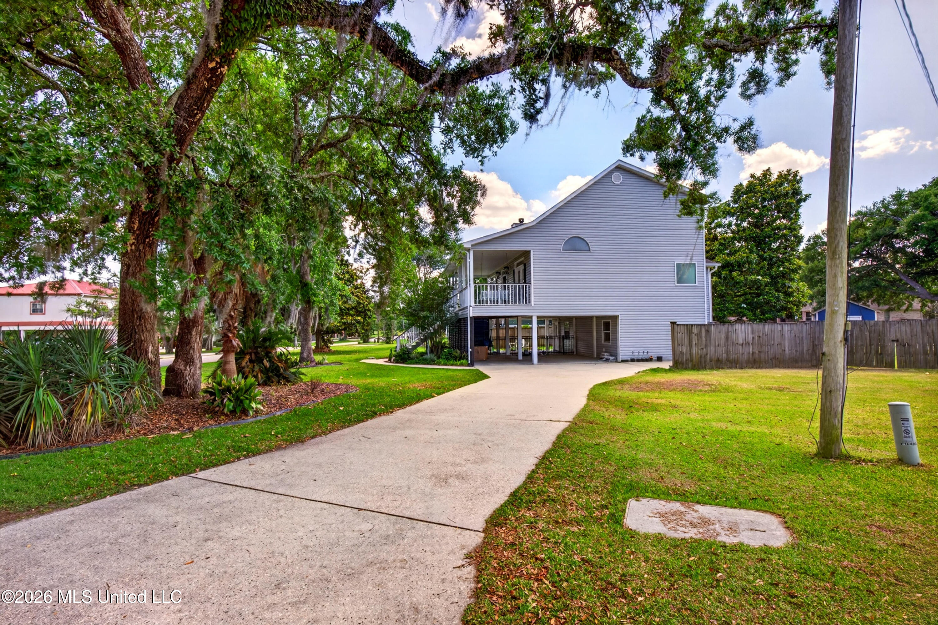 10493 Riviere Vue Drive Property Photo 4