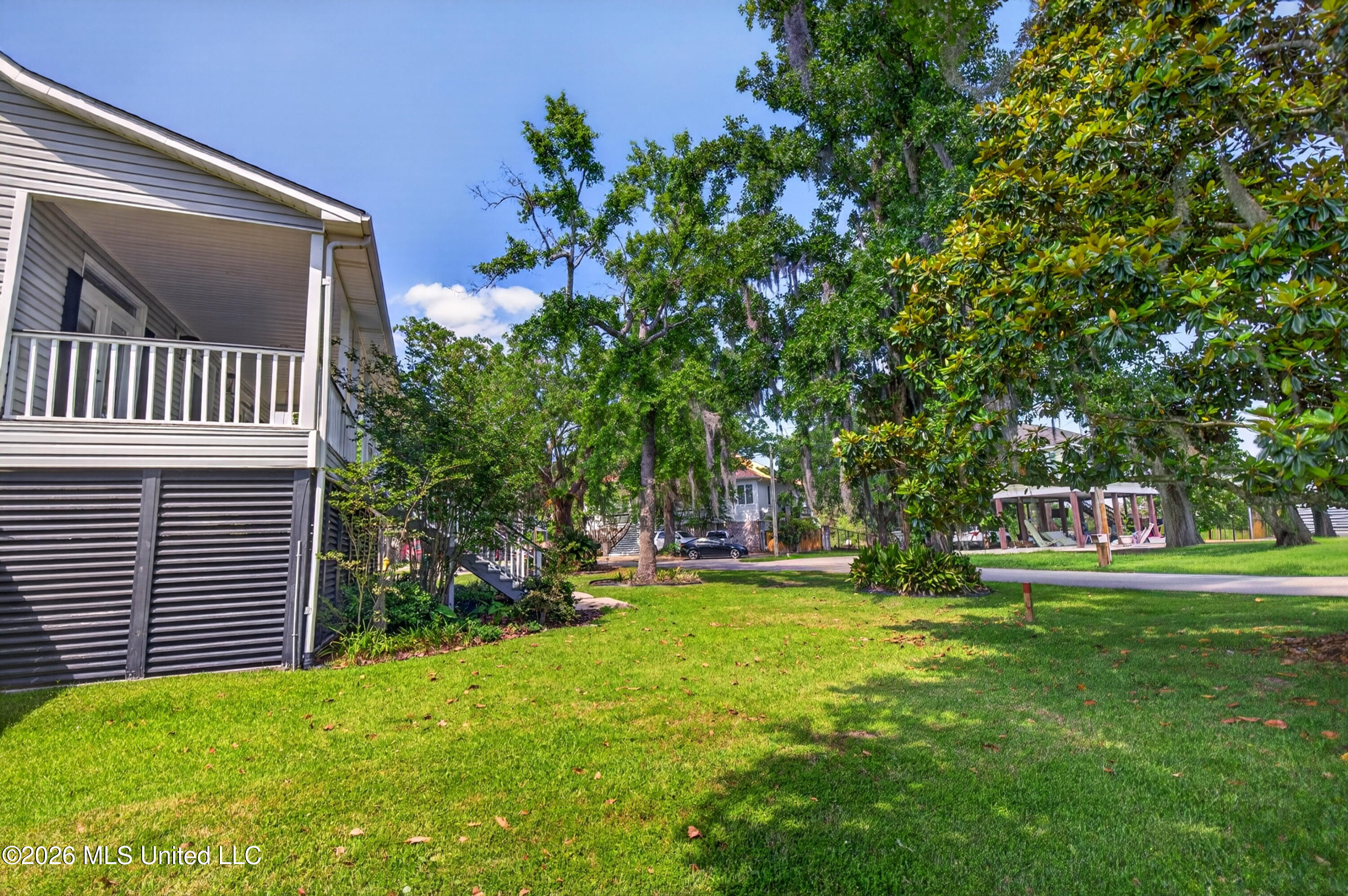 10493 Riviere Vue Drive Property Photo 6