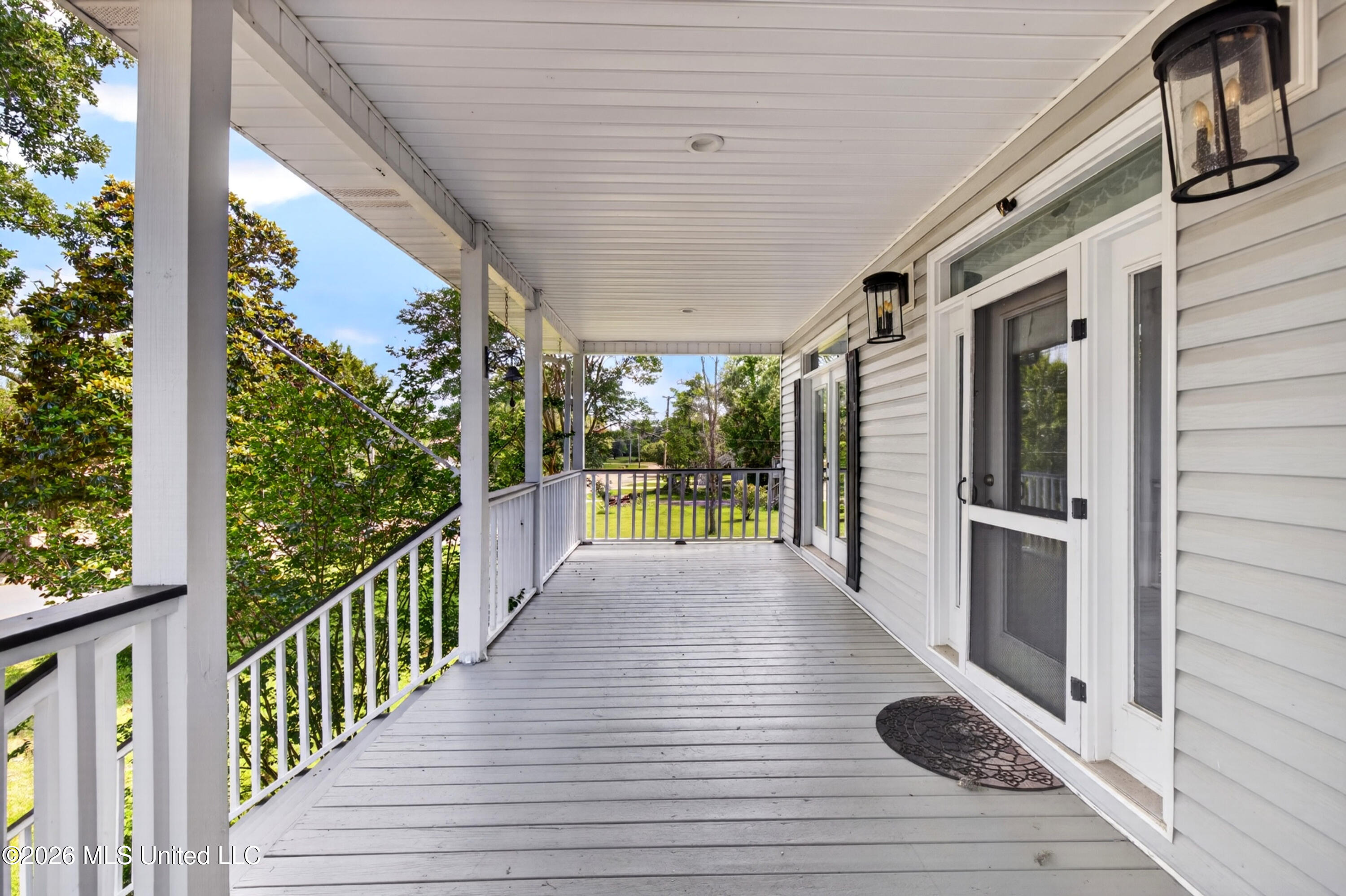 10493 Riviere Vue Drive Property Photo 8