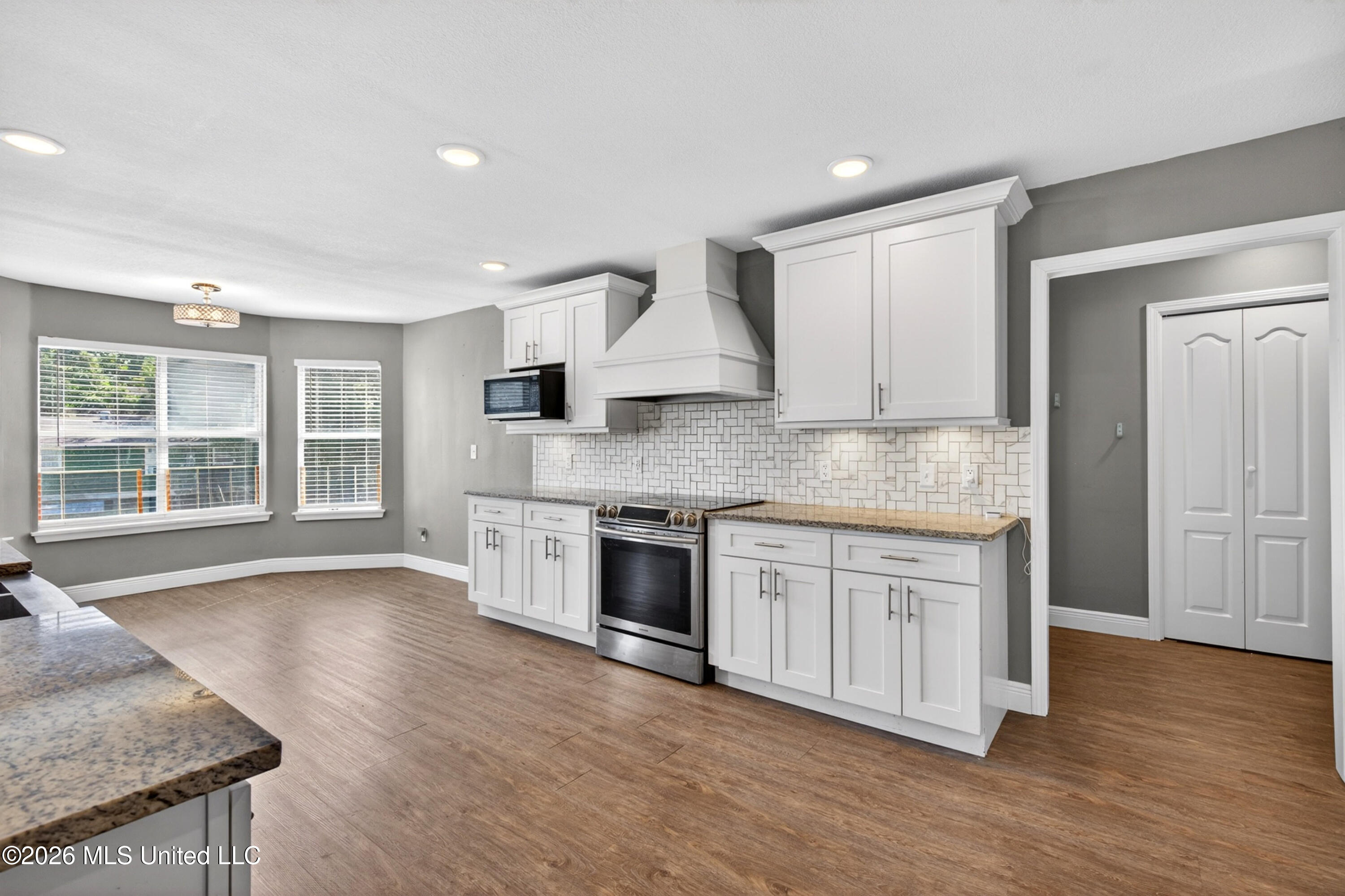 10493 Riviere Vue Drive Property Photo 11