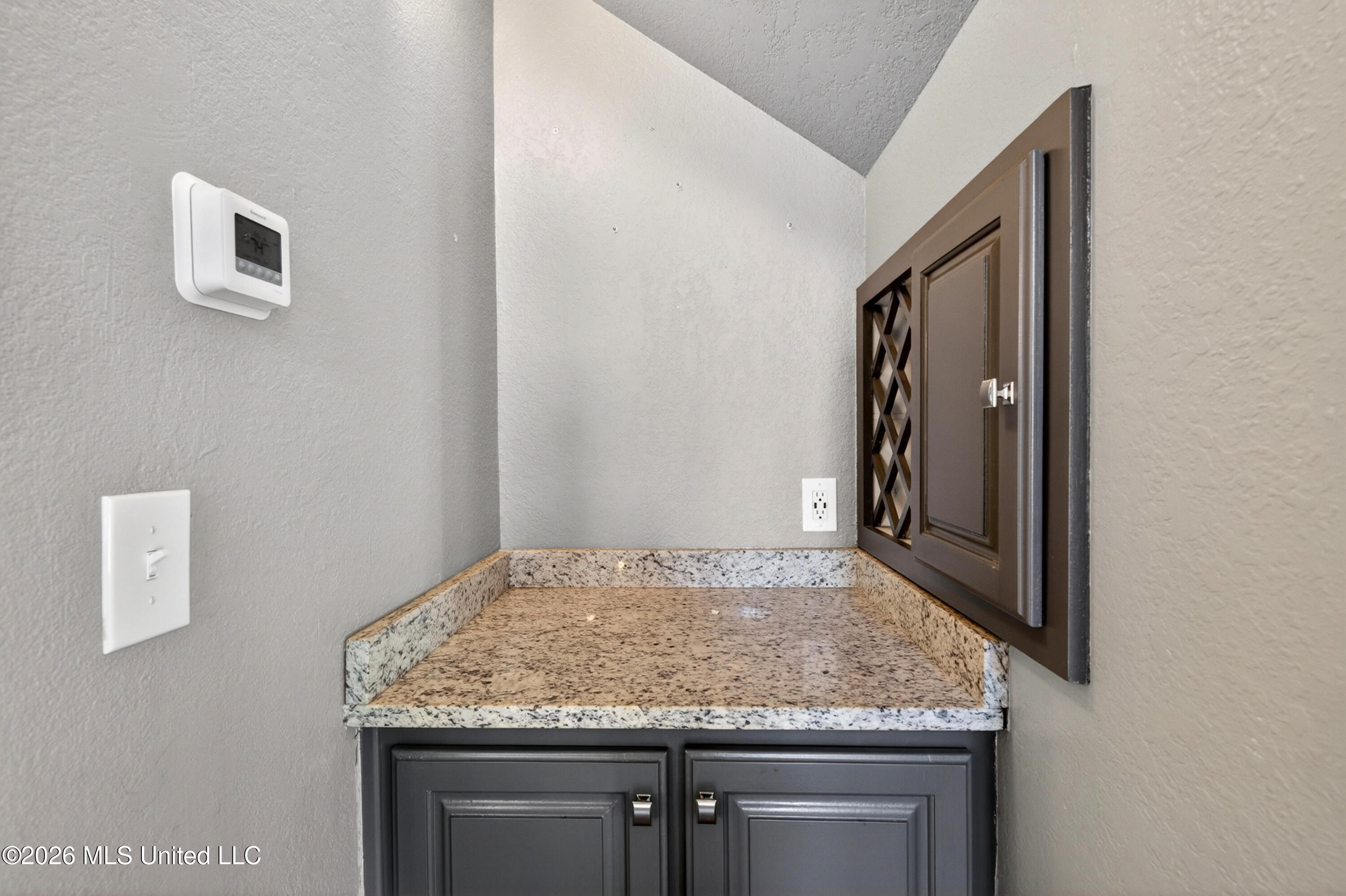 10493 Riviere Vue Drive Property Photo 16