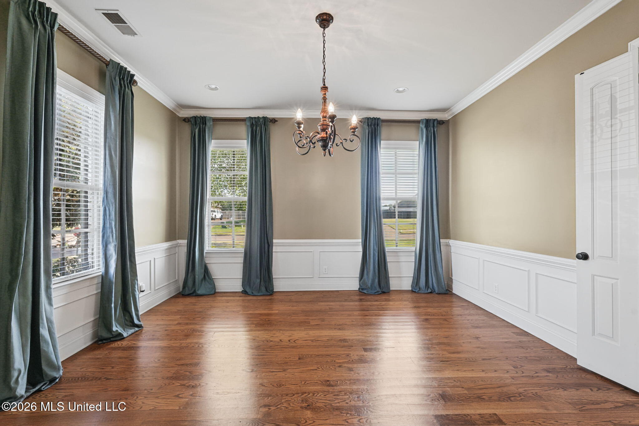 3111 W Beauvoir Place Property Photo 3