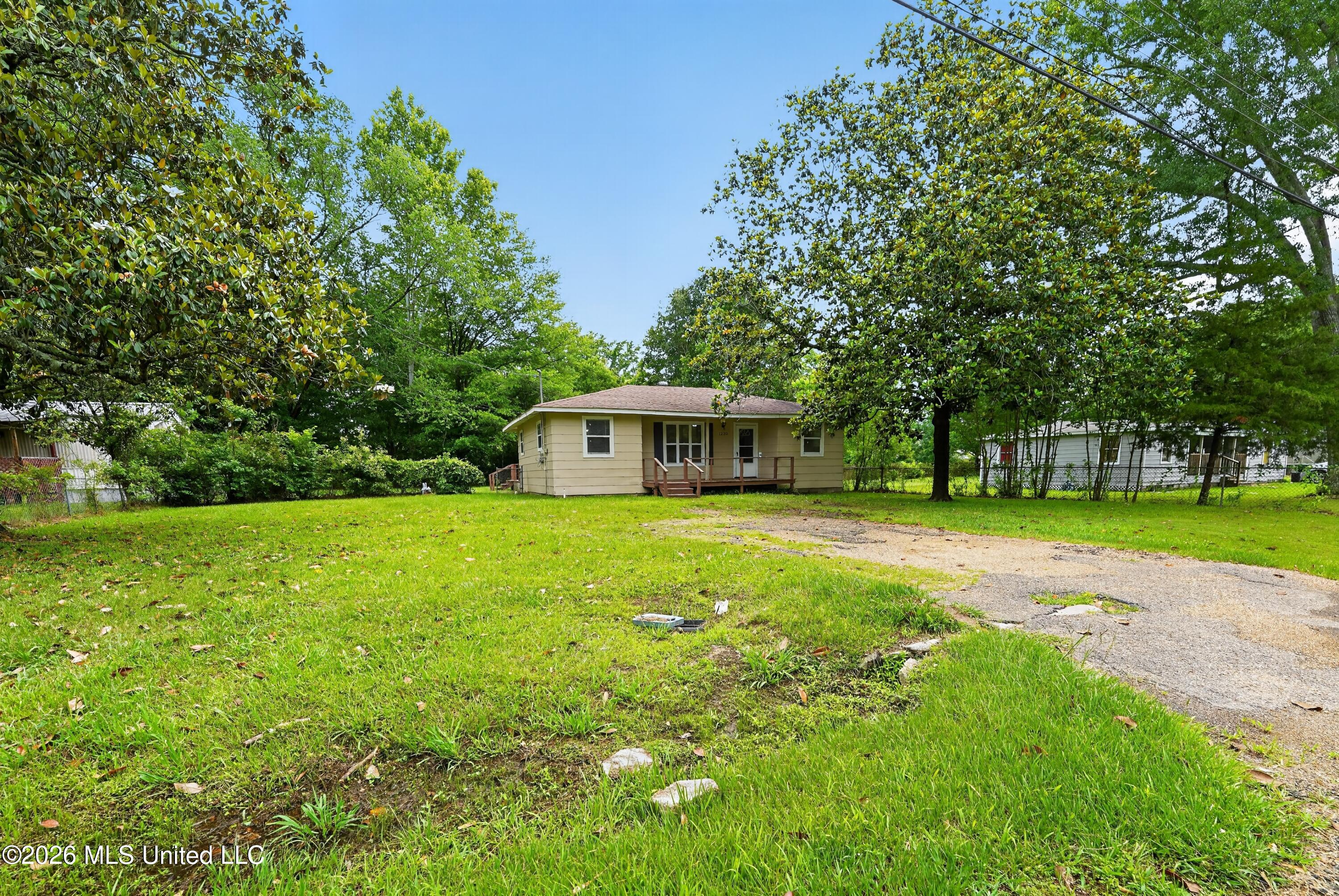 1220 Deeb Street Property Photo 3