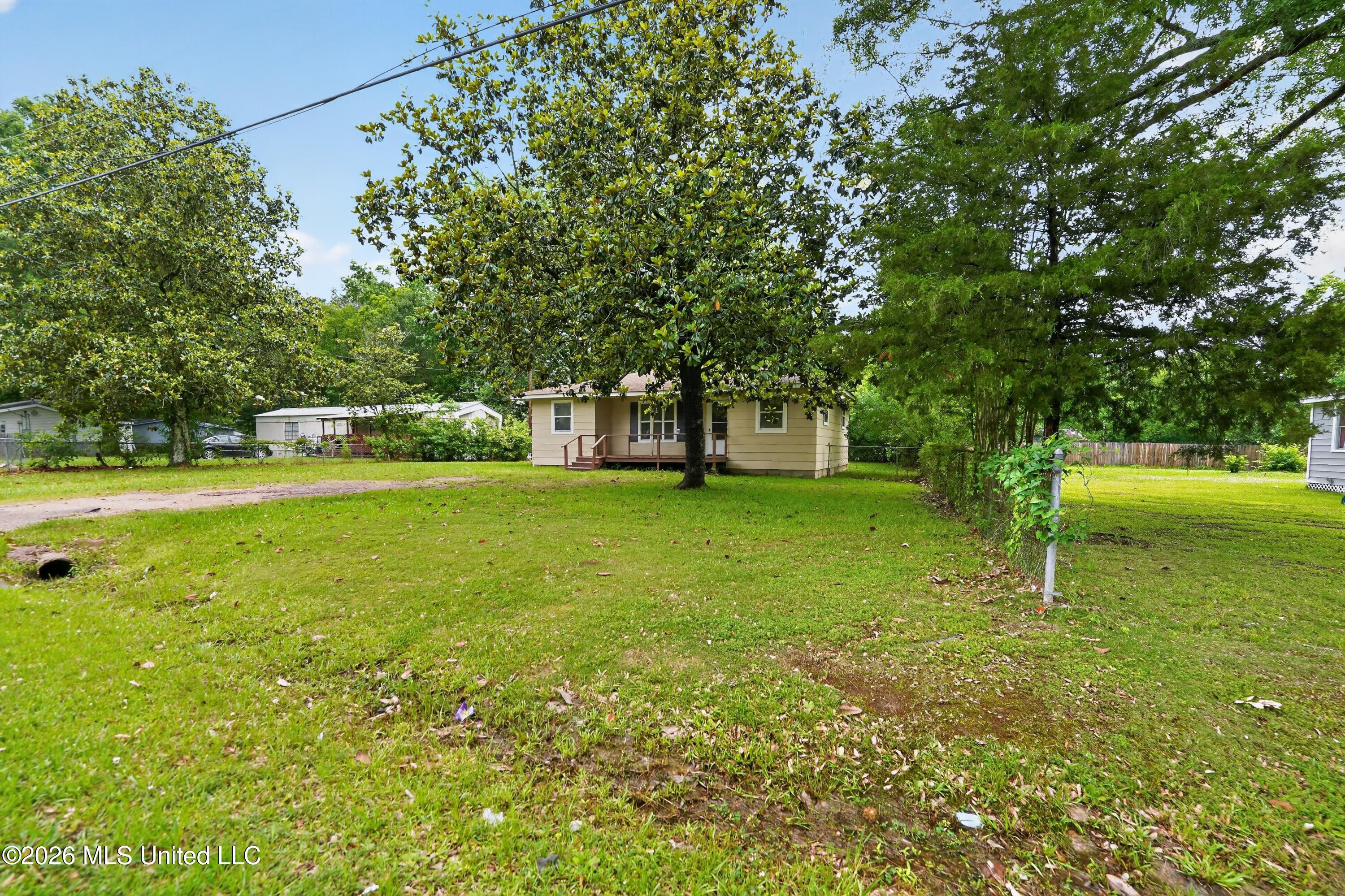 1220 Deeb Street Property Photo 5