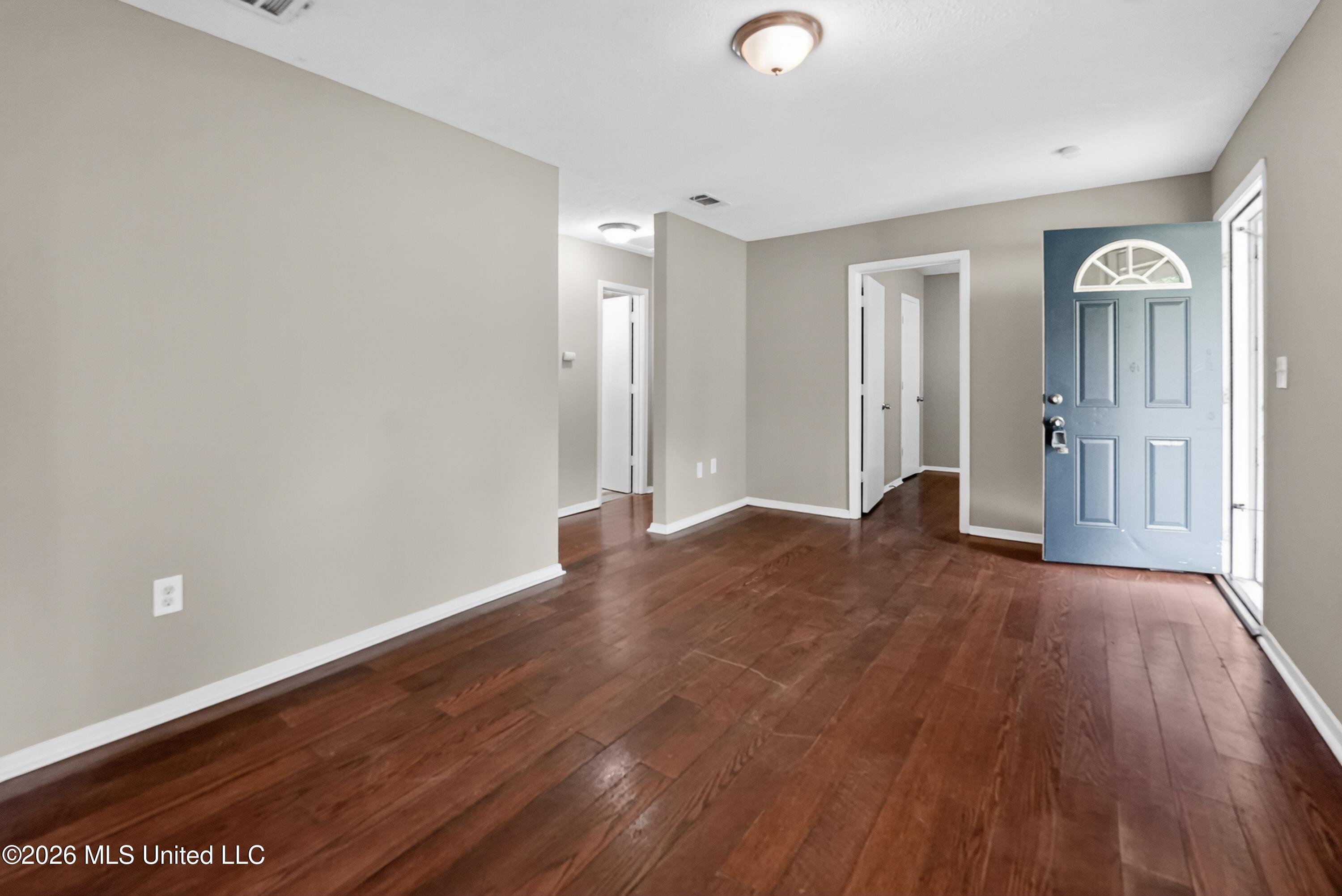 1220 Deeb Street Property Photo 7