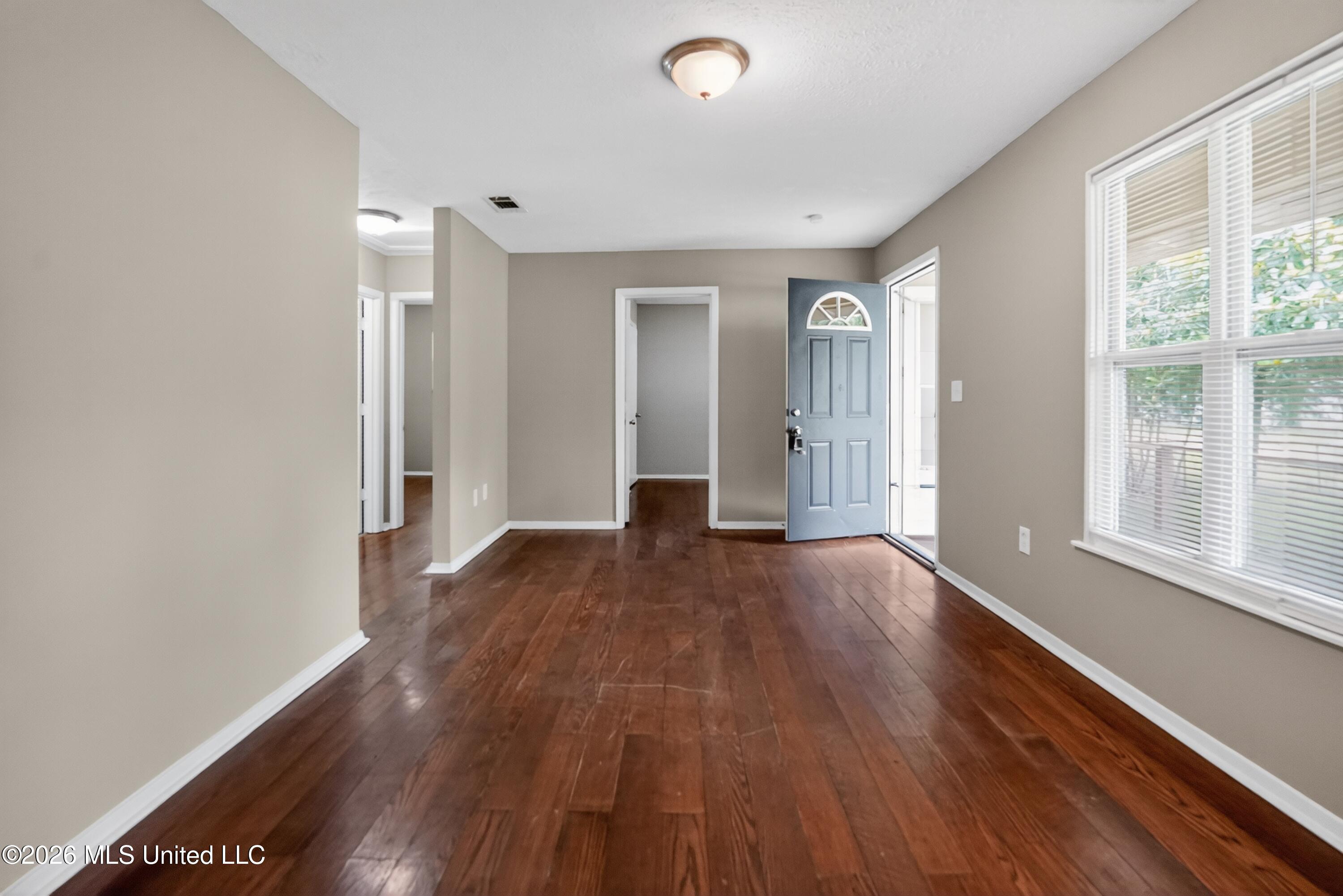 1220 Deeb Street Property Photo 8