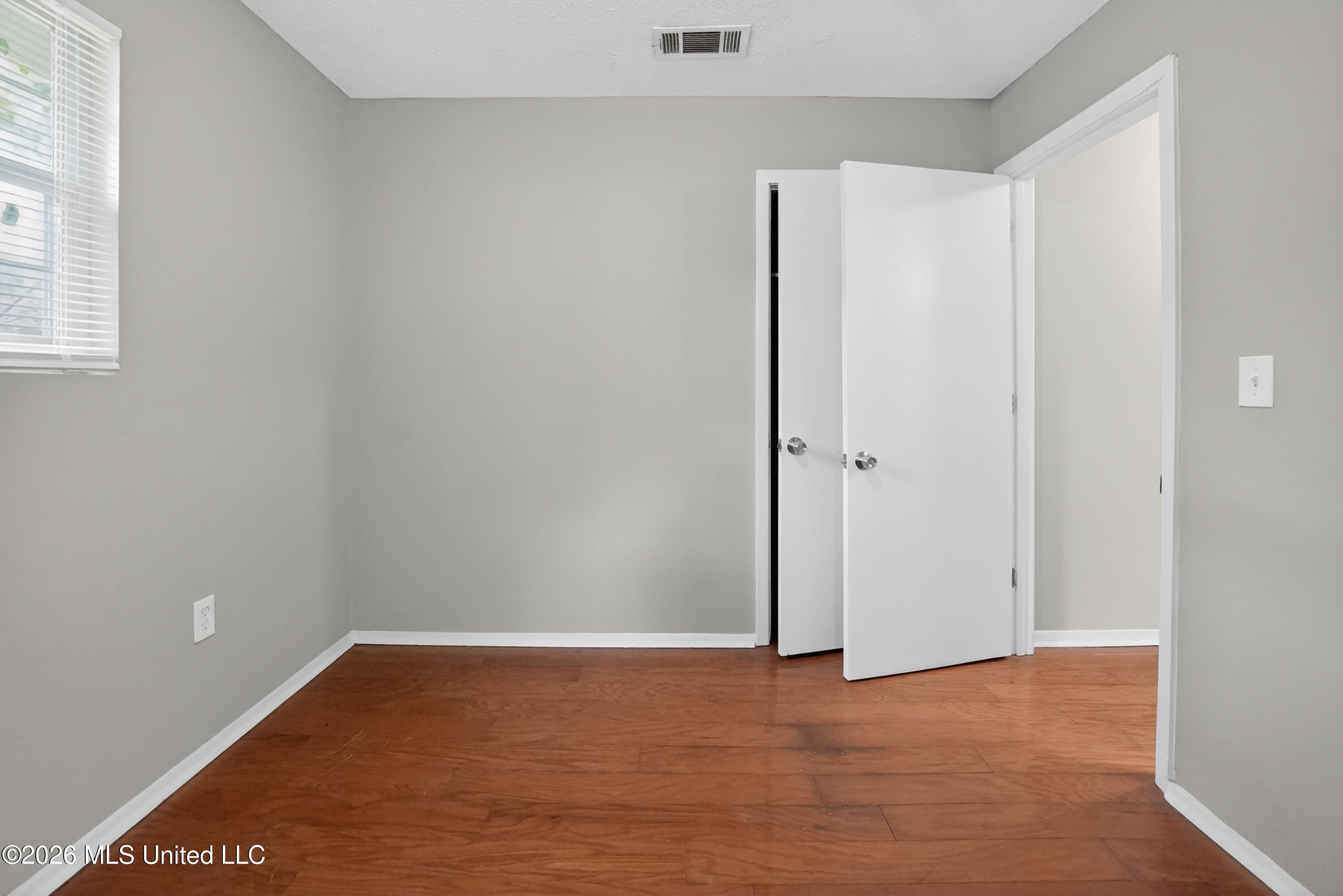 1220 Deeb Street Property Photo 9