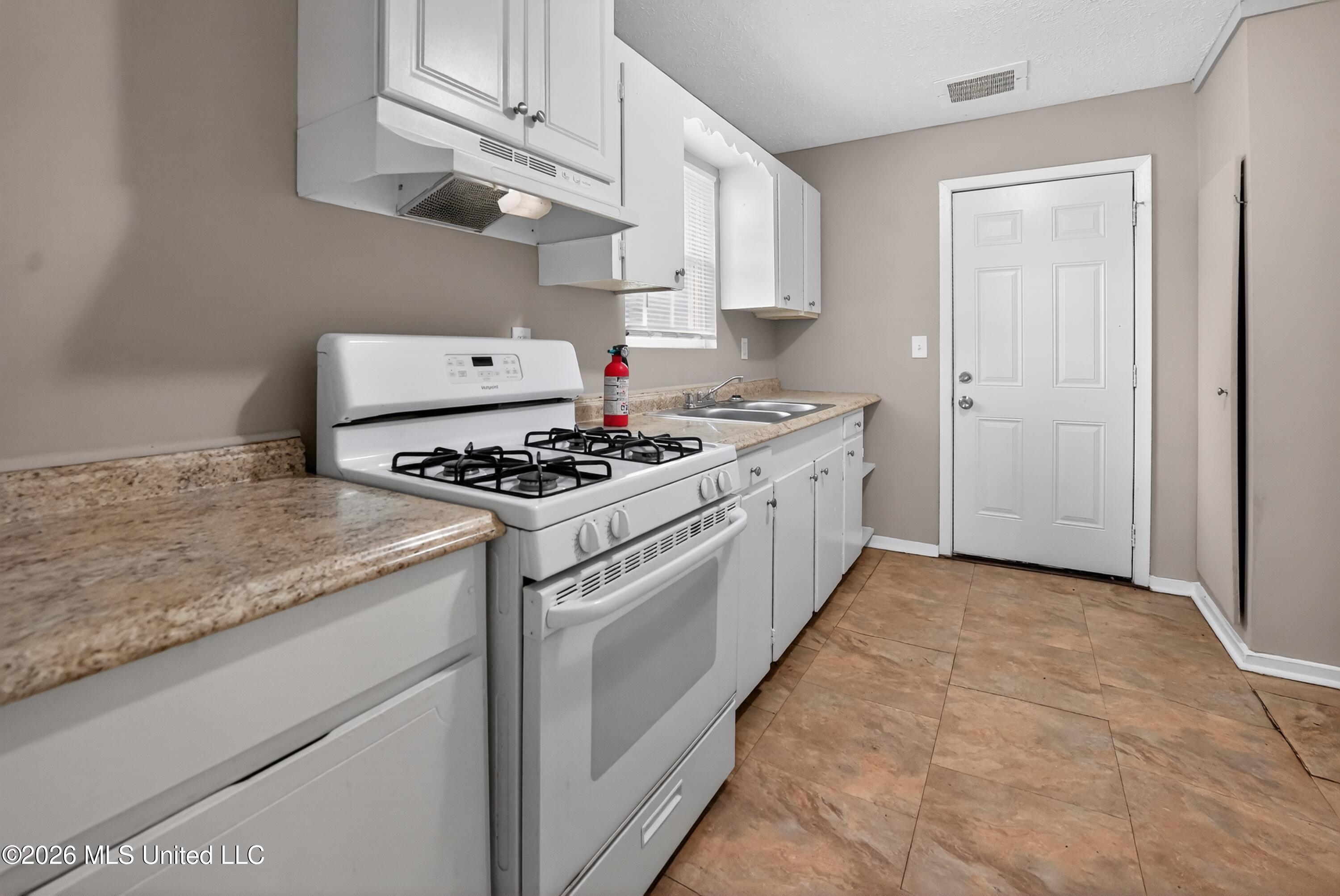 1220 Deeb Street Property Photo 21