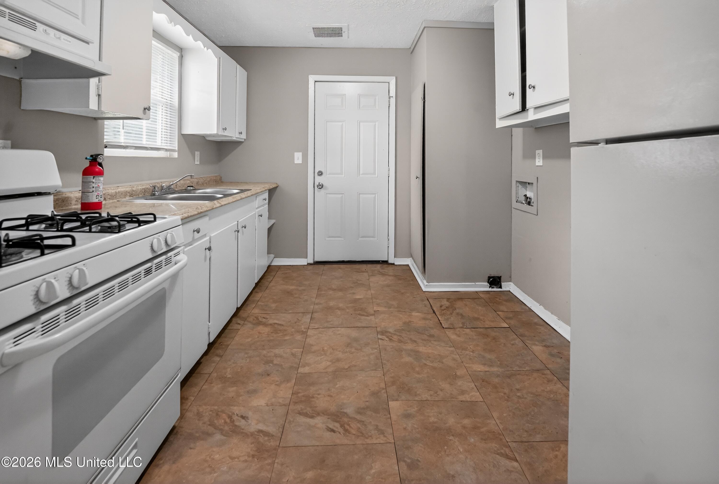 1220 Deeb Street Property Photo 22