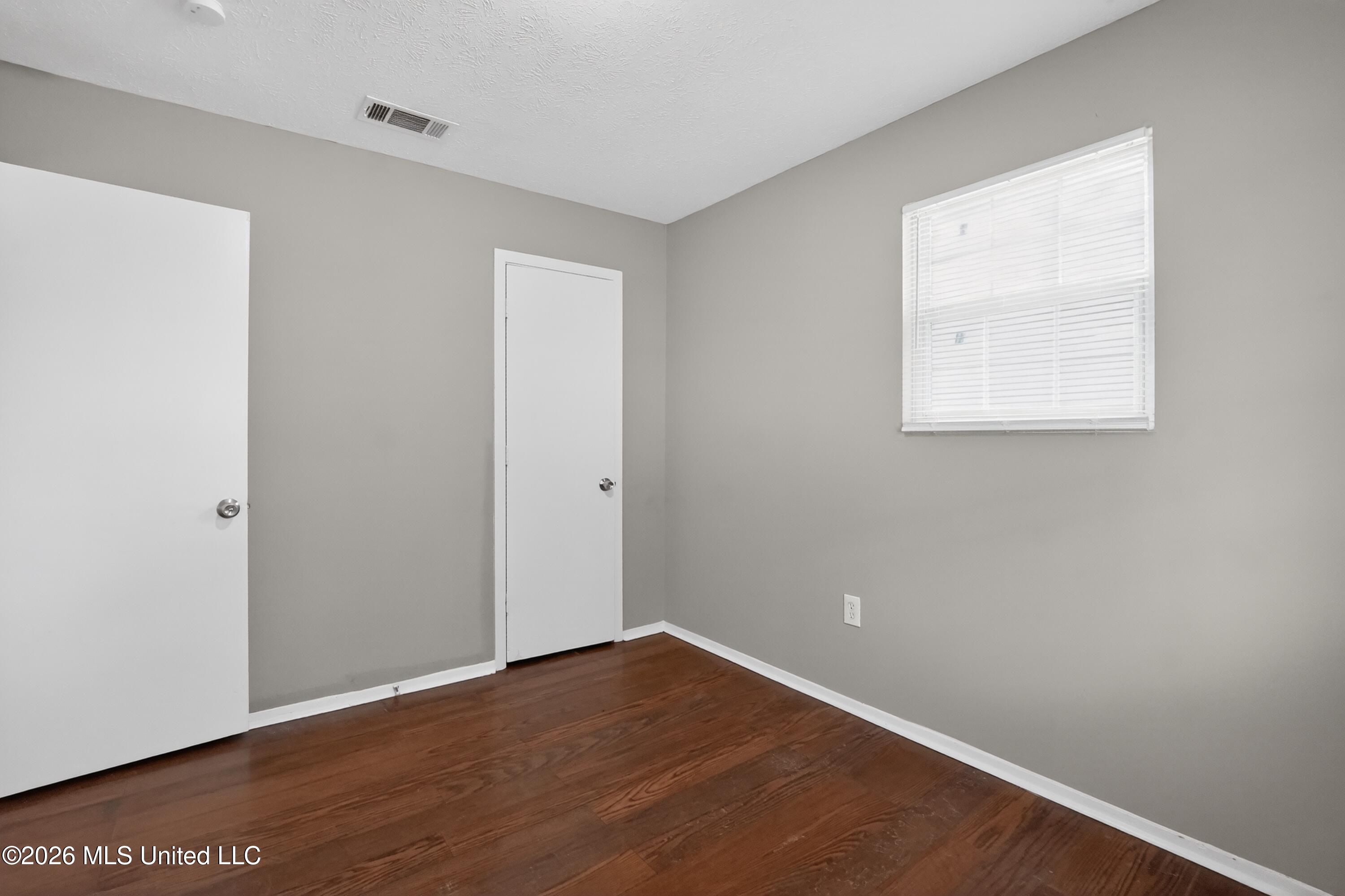 1220 Deeb Street Property Photo 24