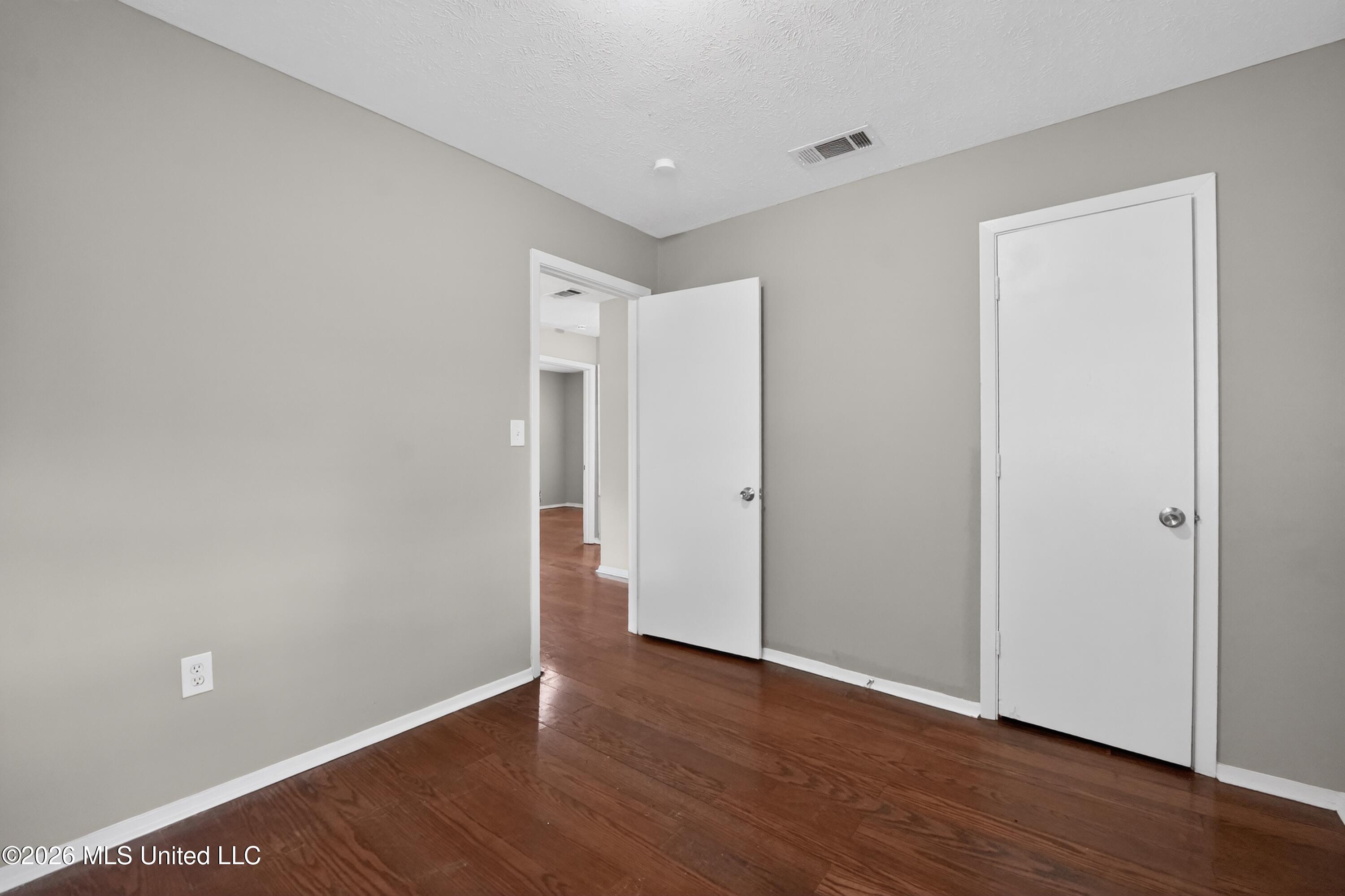 1220 Deeb Street Property Photo 27