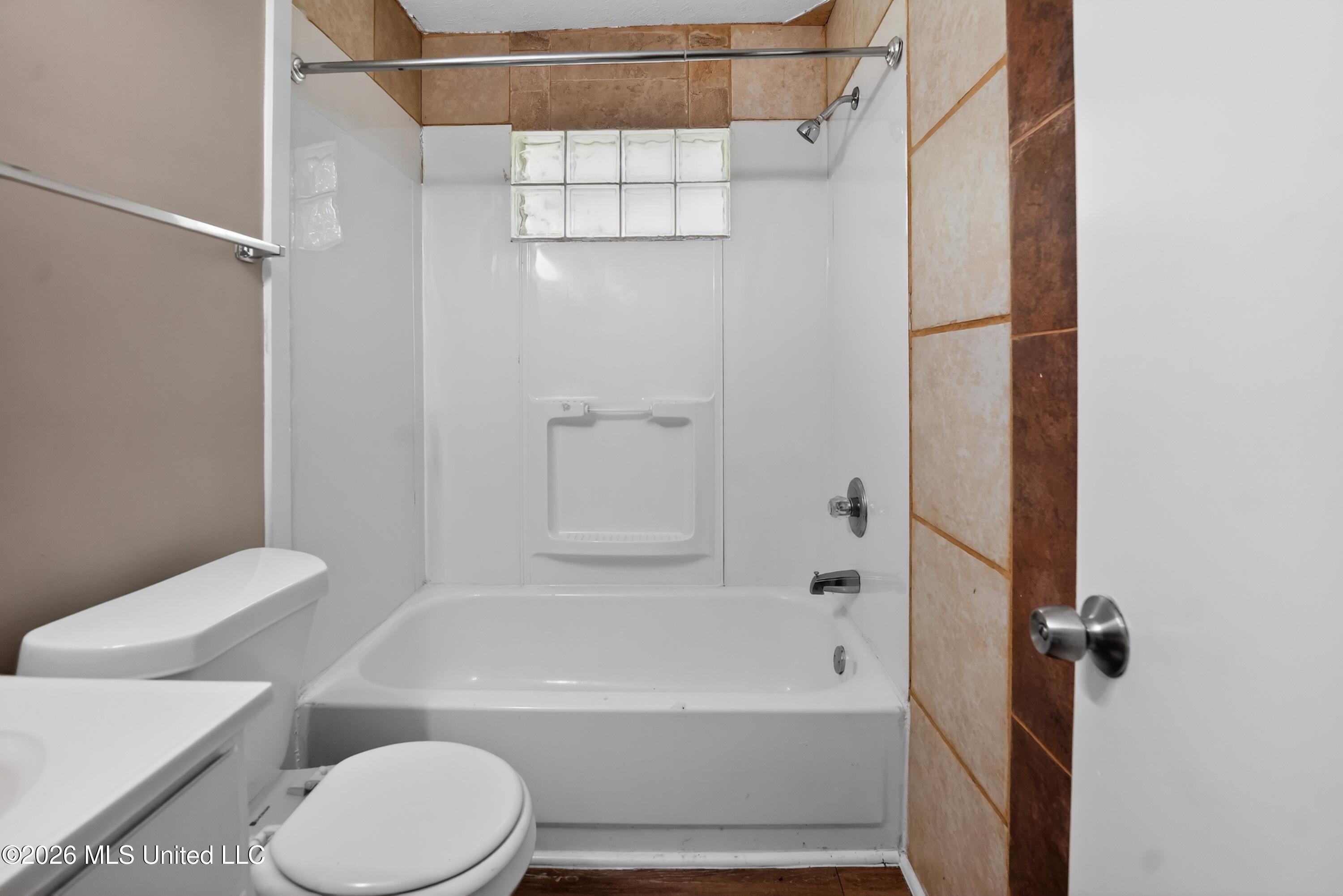 1220 Deeb Street Property Photo 32