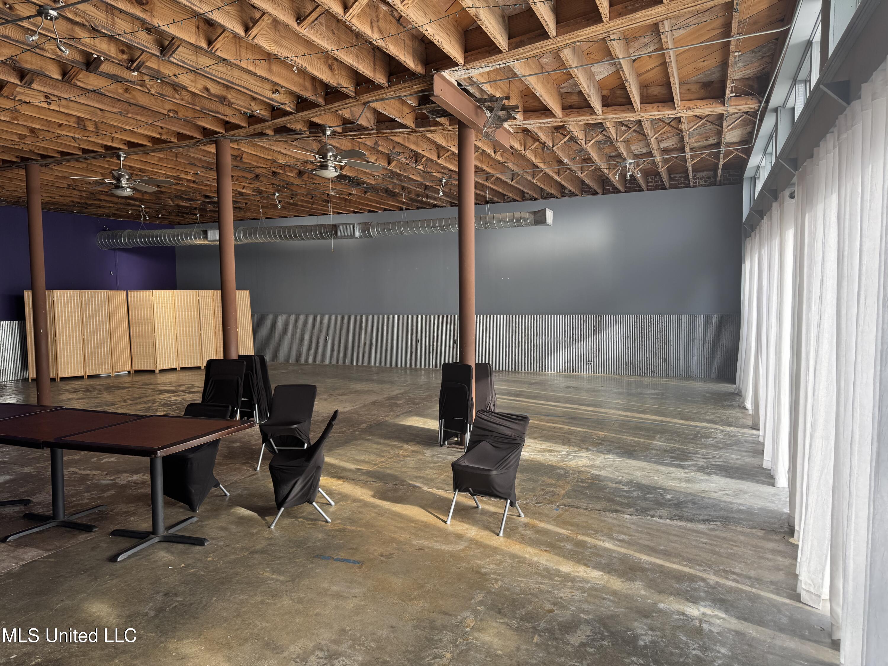 112 Court Avenue Property Photo 25
