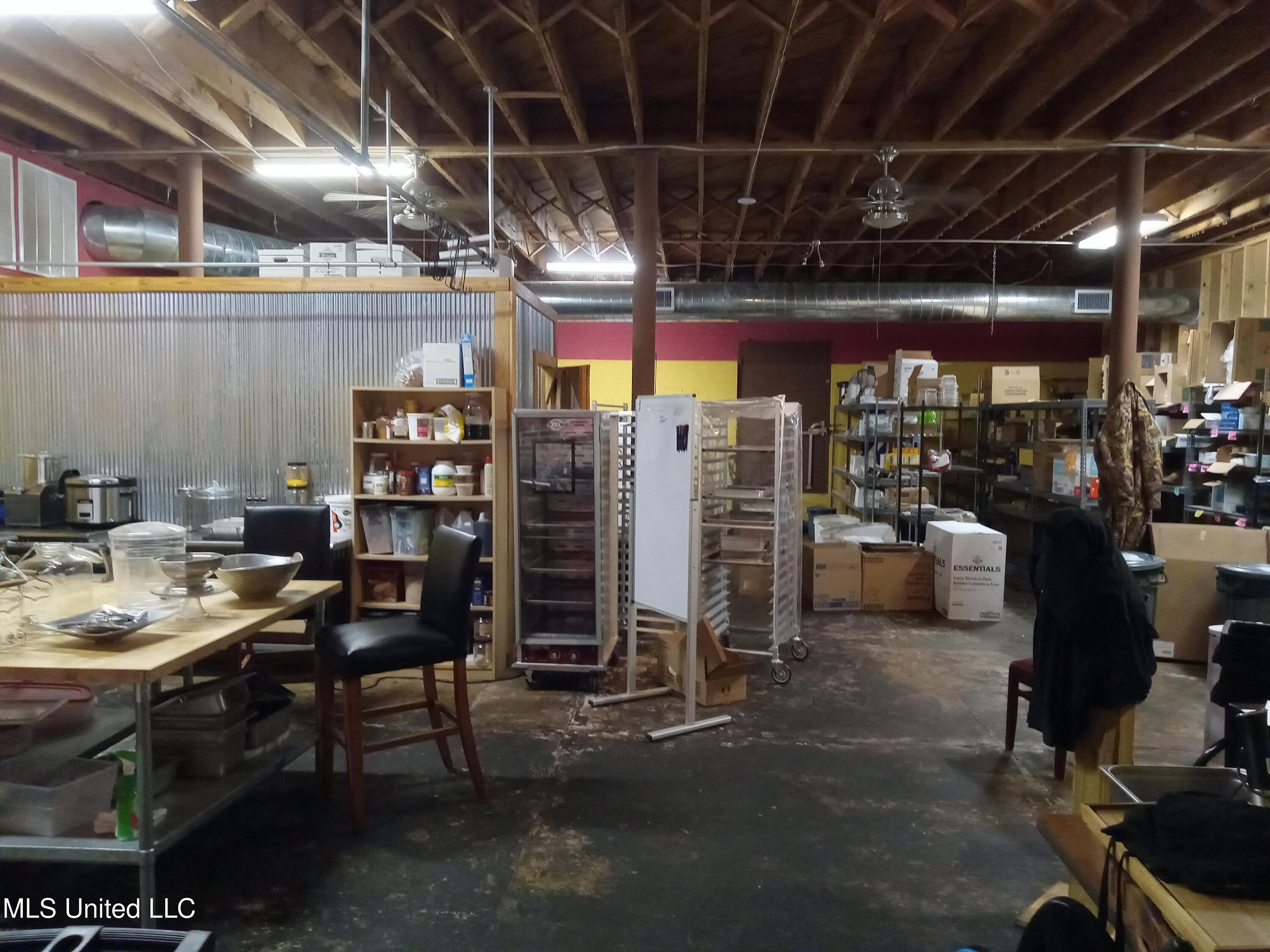 112 Court Avenue Property Photo 29