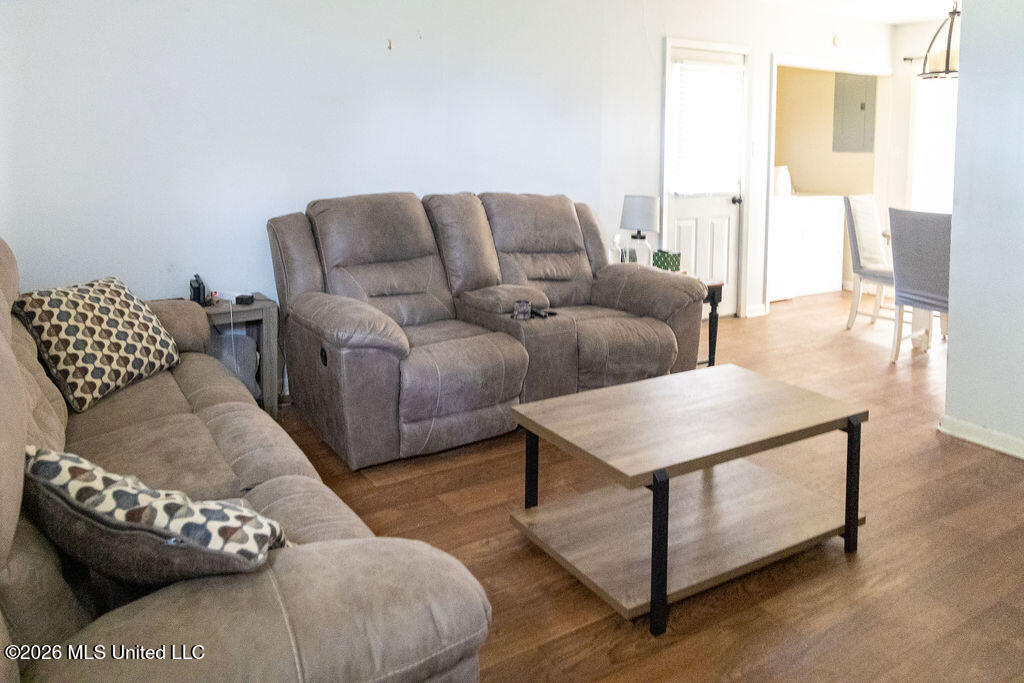 707 Cherokee Road Property Photo 4