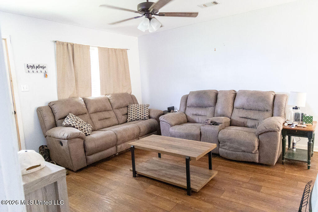 707 Cherokee Road Property Photo 6
