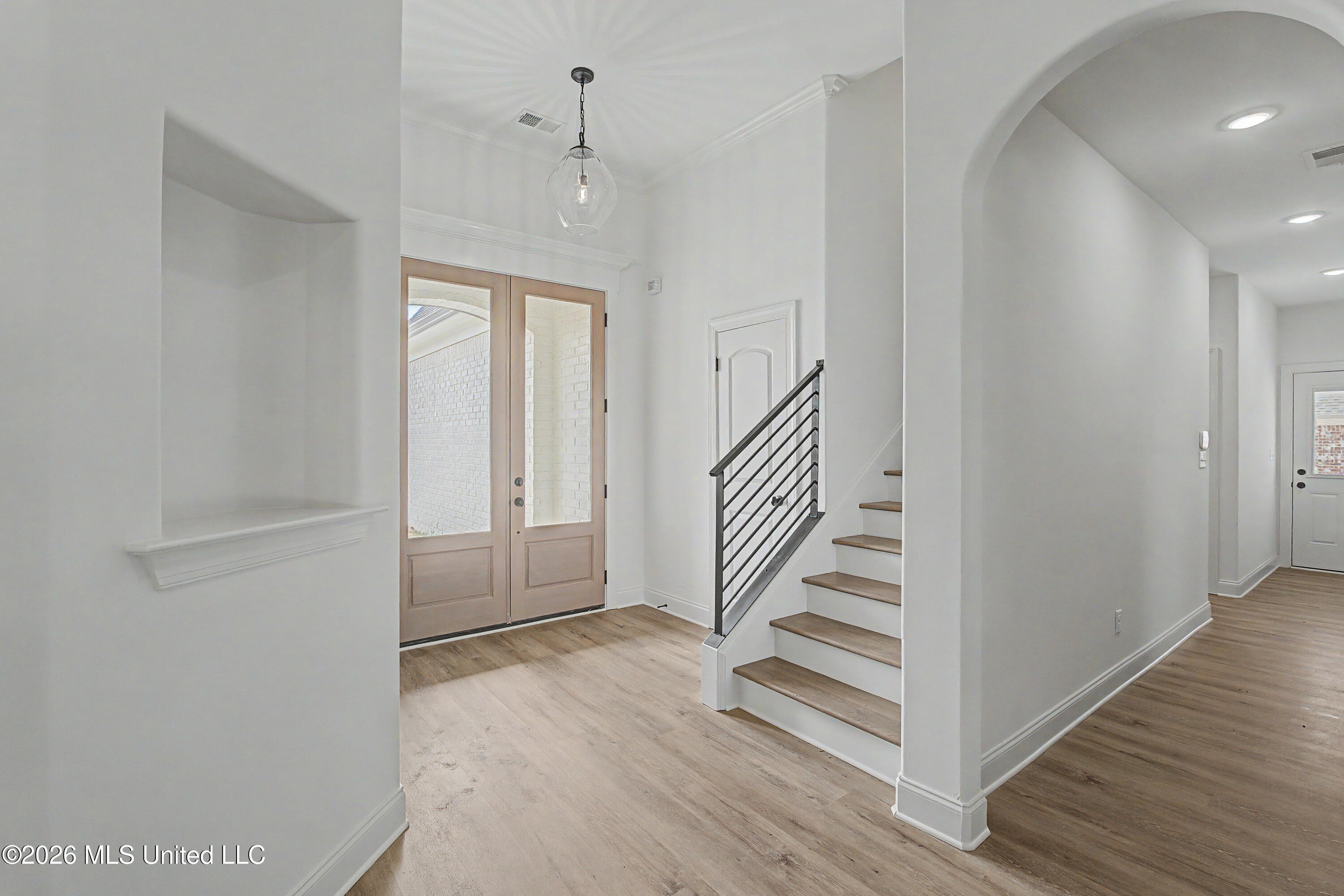 1667 Baisley Drive Property Photo 2