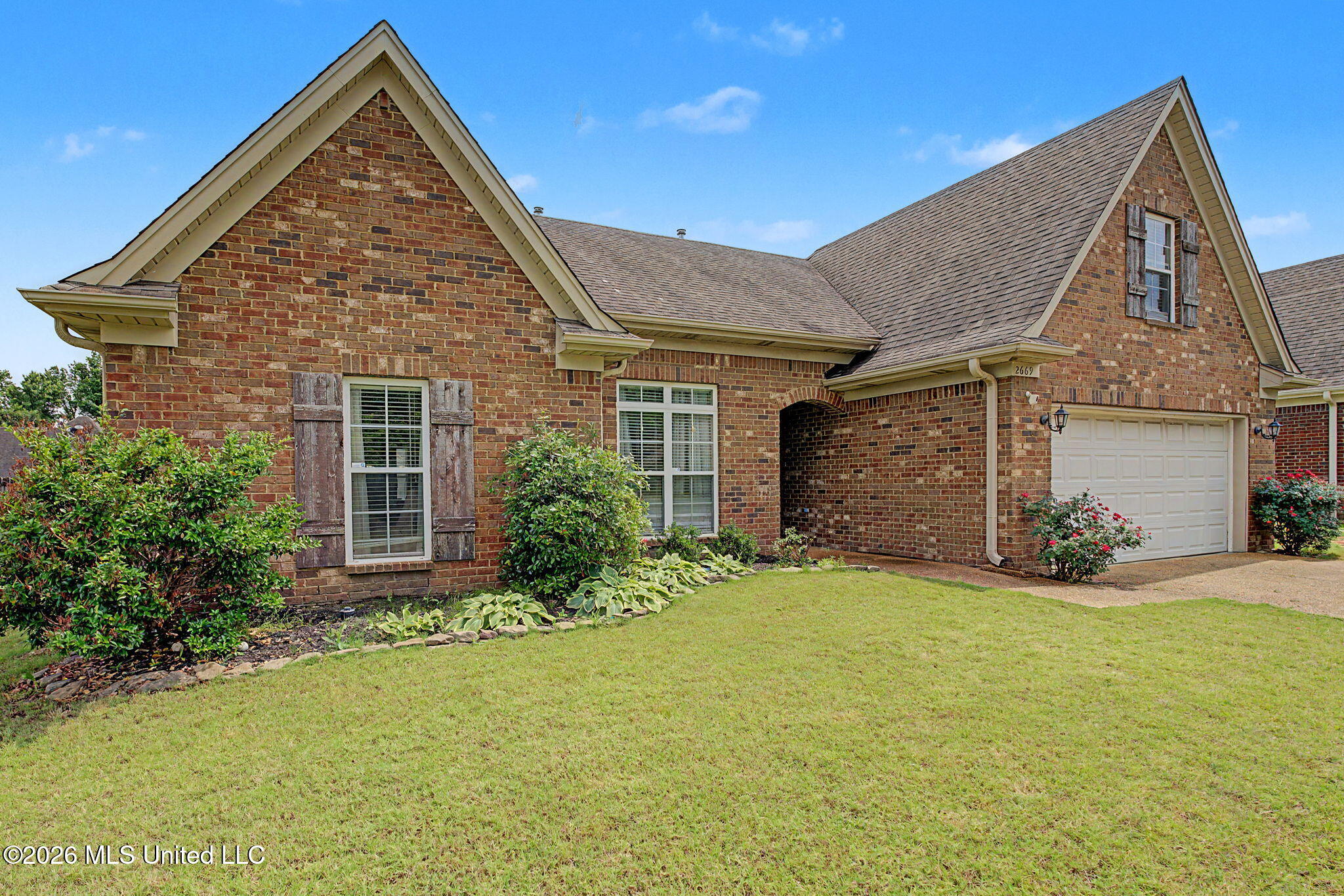 2669 Harvest Tree Drive Property Photo 3
