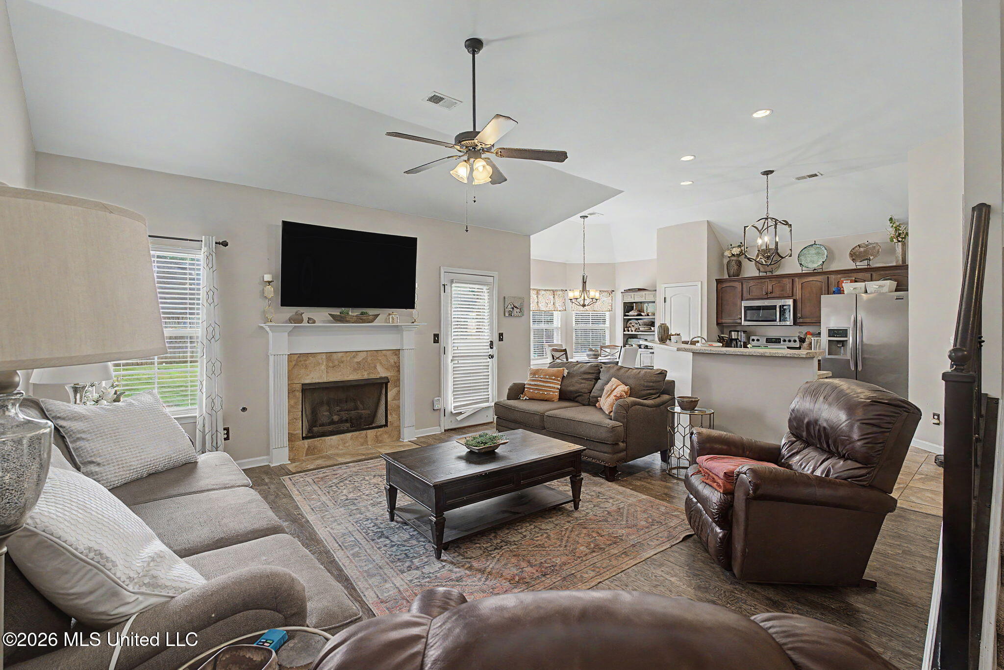 2669 Harvest Tree Drive Property Photo 6