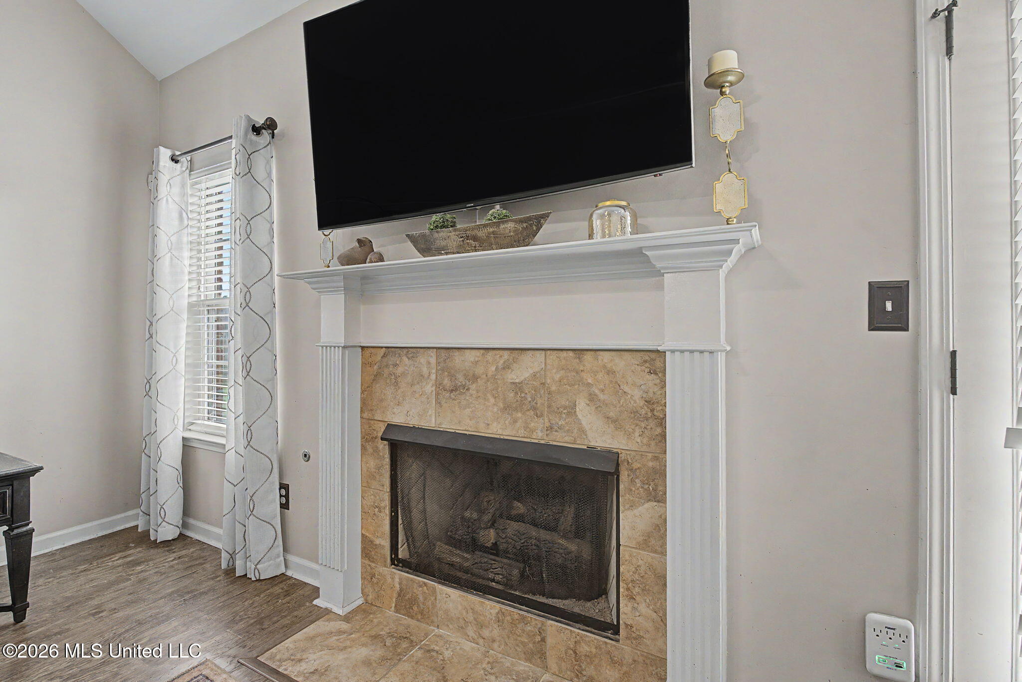 2669 Harvest Tree Drive Property Photo 8