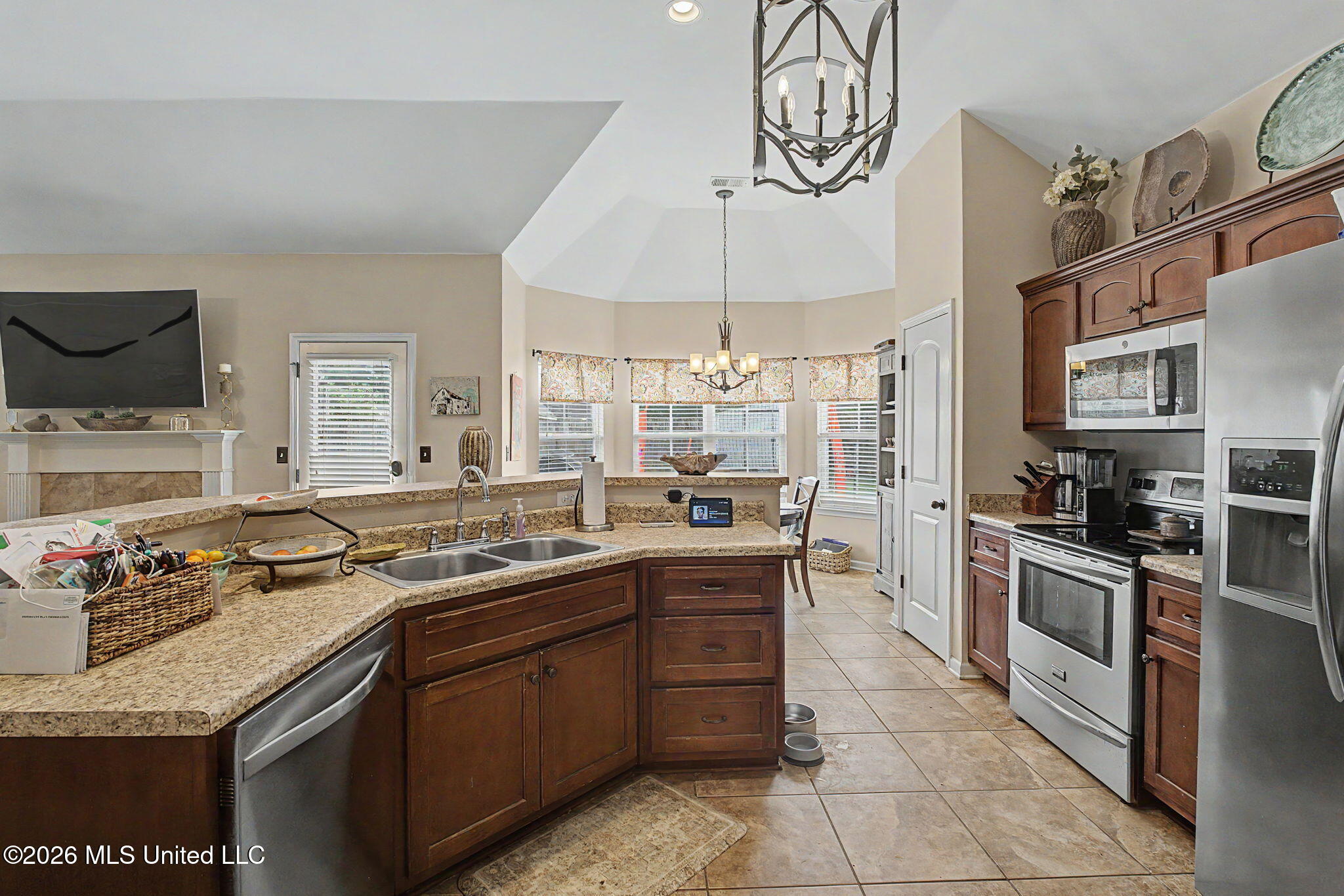 2669 Harvest Tree Drive Property Photo 11