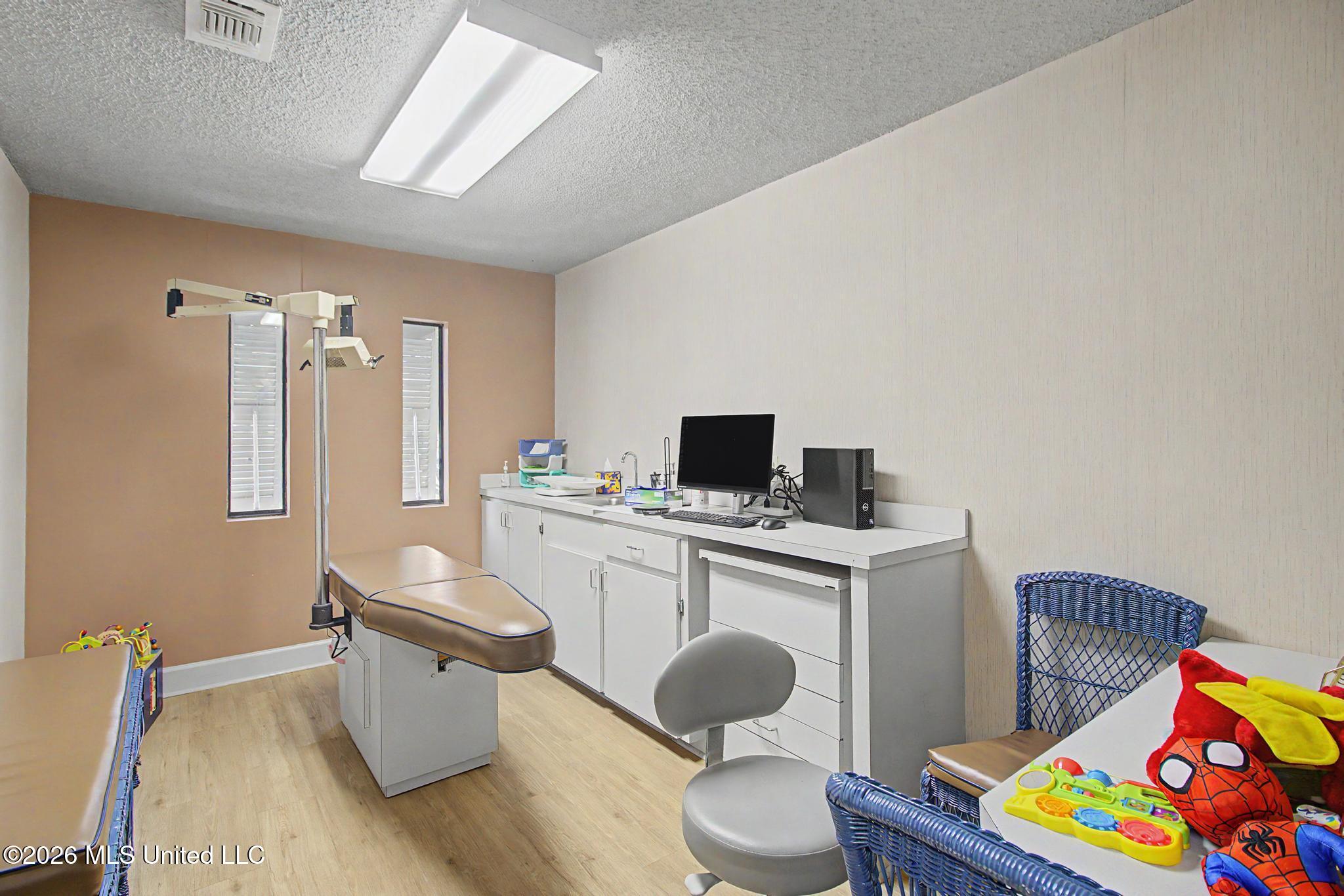 1070 Judge Sekul Avenue Property Photo 15