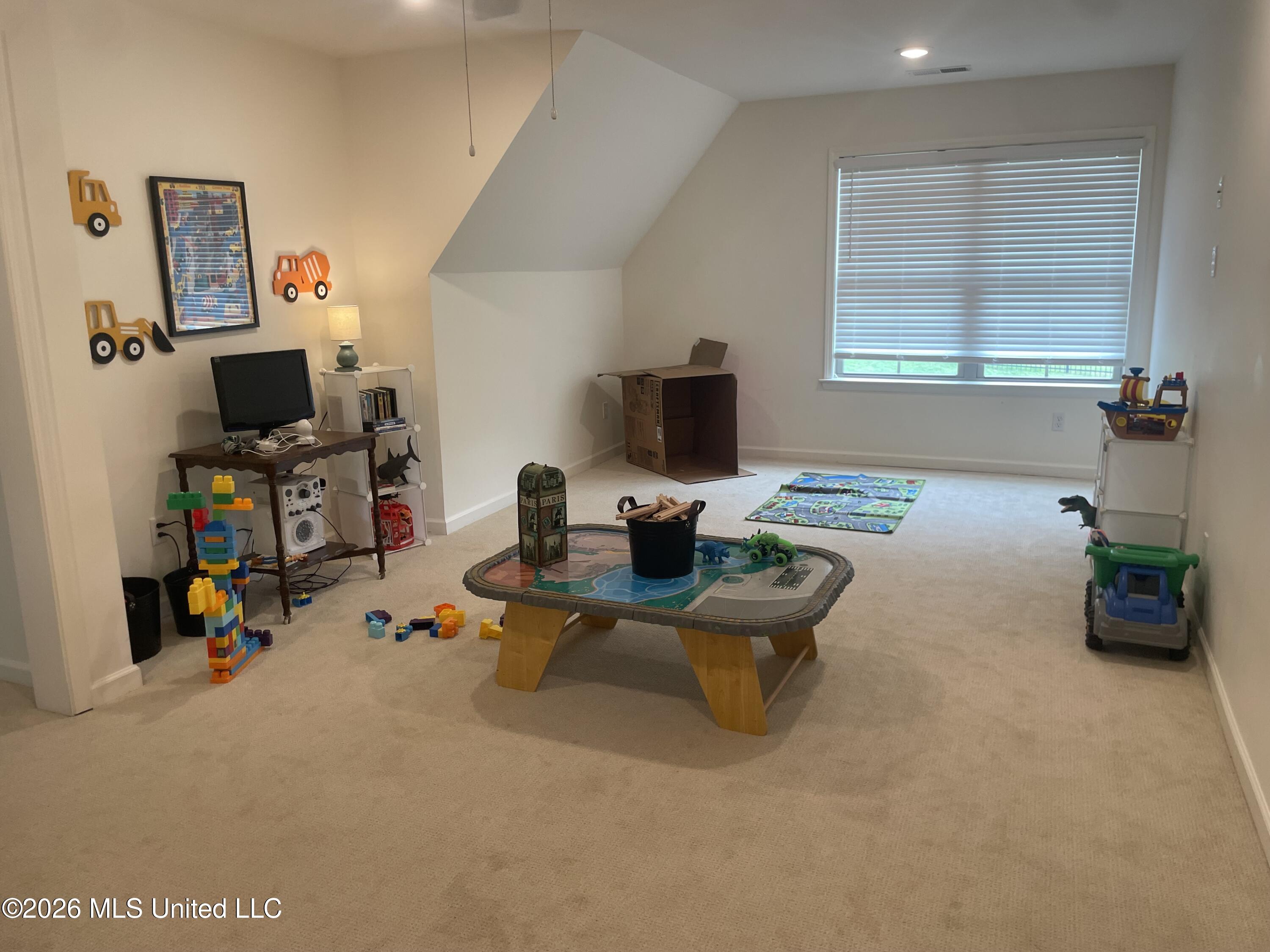 9904 Timber Cove Property Photo 14