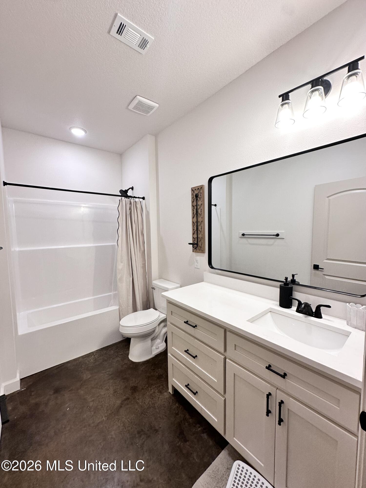 221 Phyllis Lane Property Photo 17